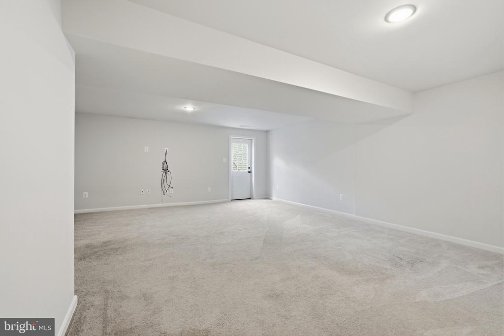 10 STIFFTAIL ROAD
