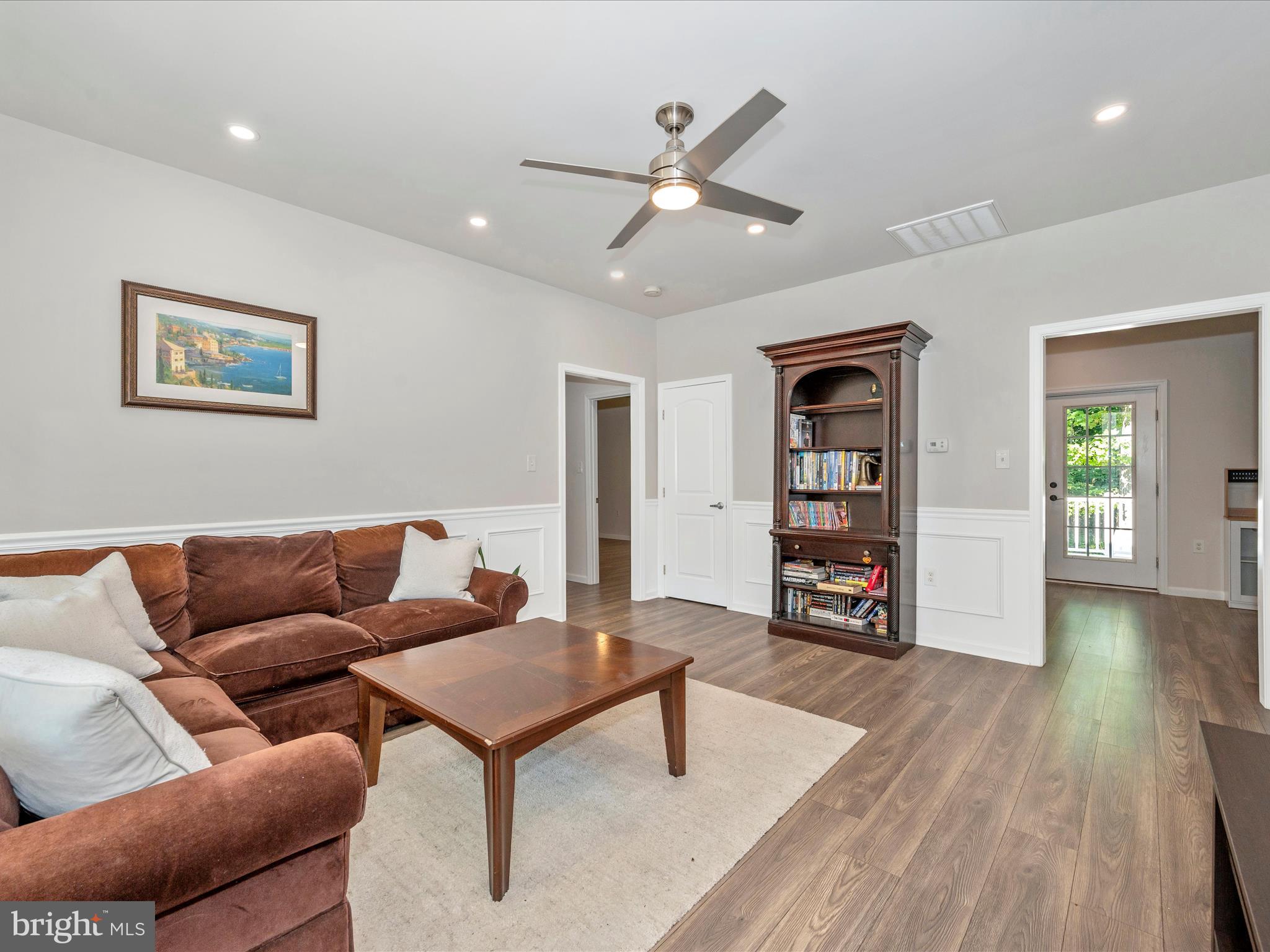 193 Scarlet Oak Dr.