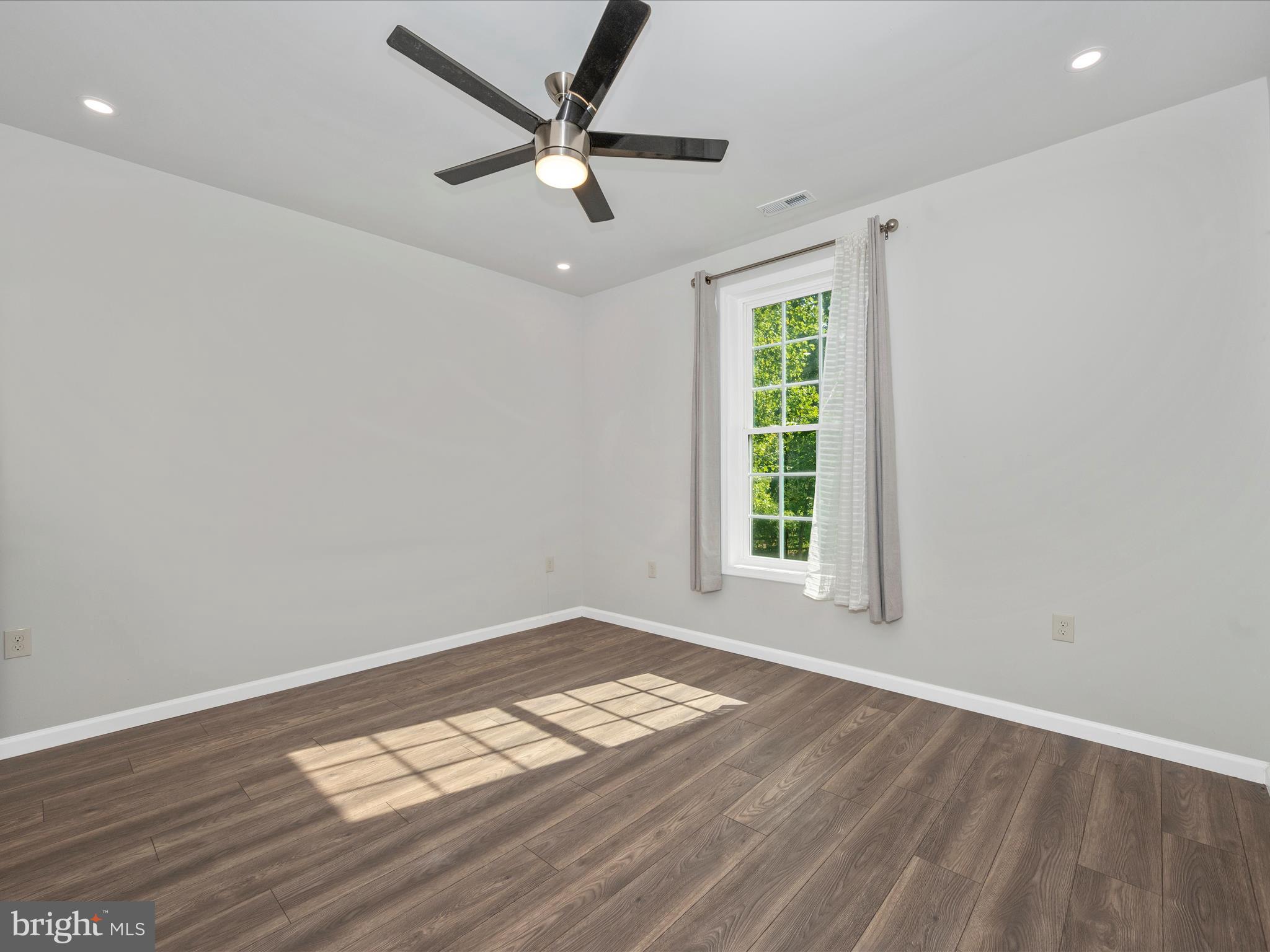 193 Scarlet Oak Dr.