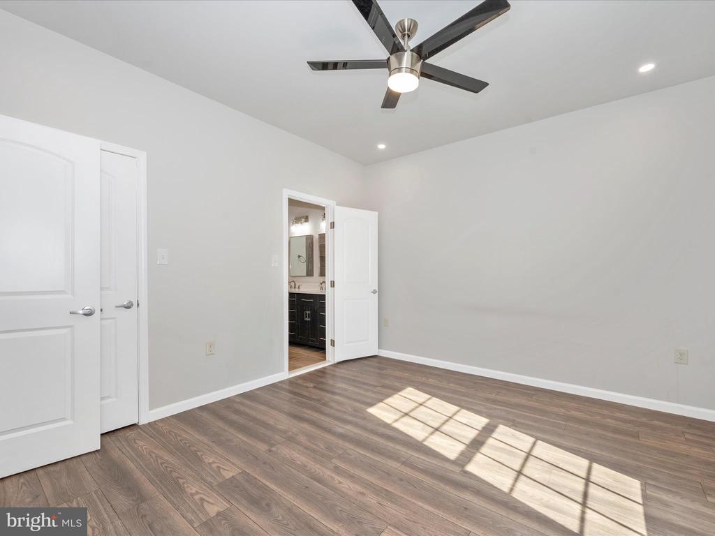 193 Scarlet Oak Dr.