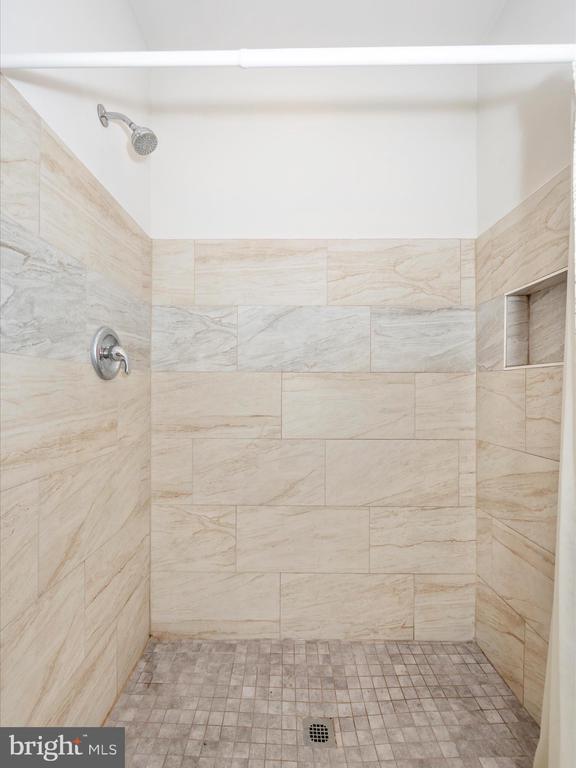 193 Scarlet Oak Dr.