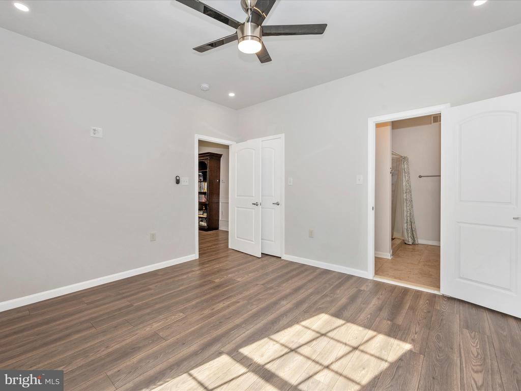 193 Scarlet Oak Dr.