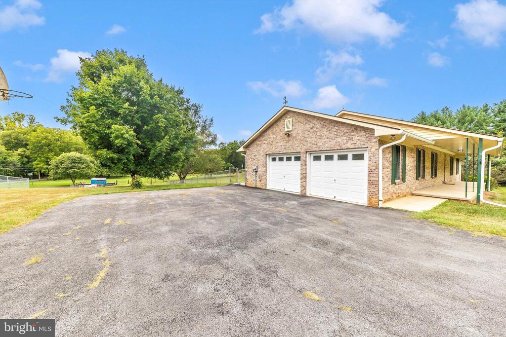 59 Shade Ln