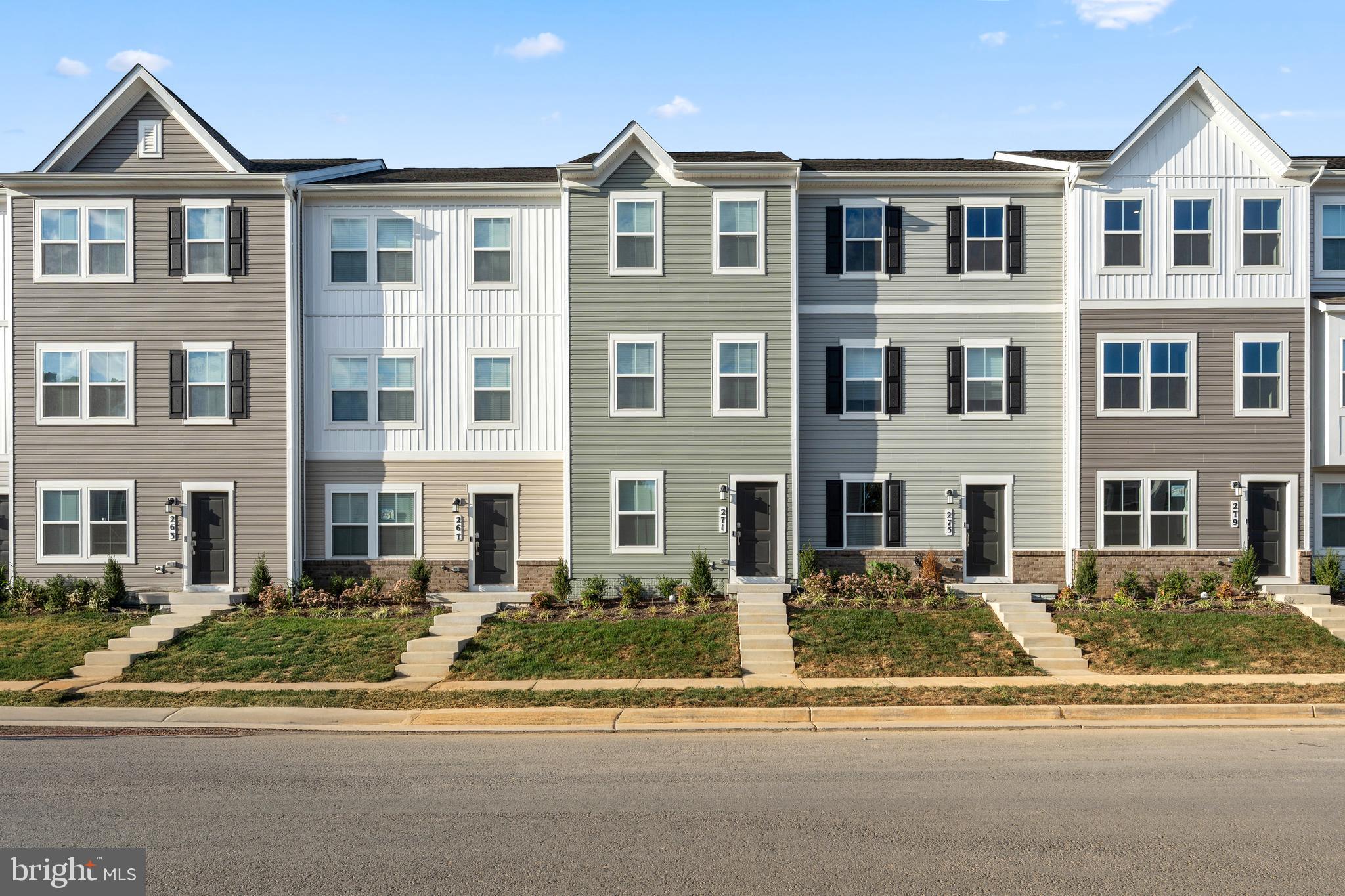 271 SANDY BOTTOM CIRCLE