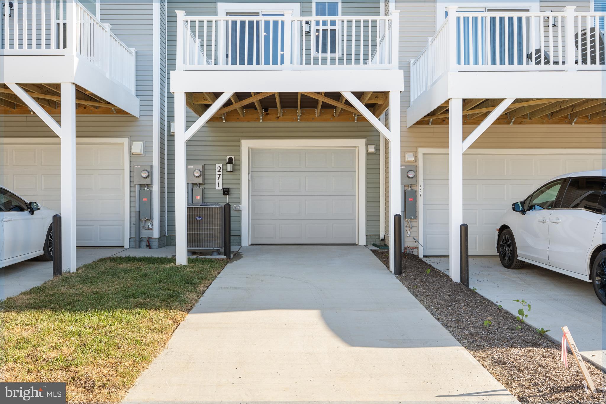 271 SANDY BOTTOM CIRCLE