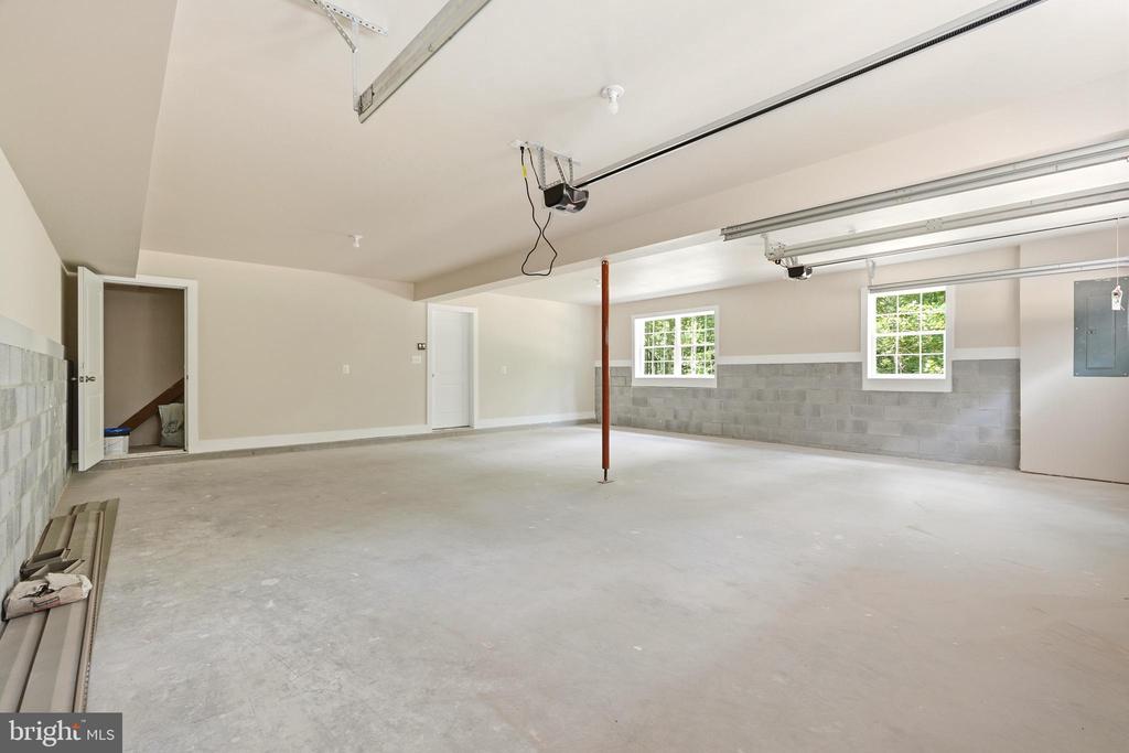 131 TRIUMPH LN.