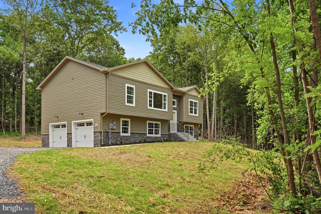 131 TRIUMPH LN.