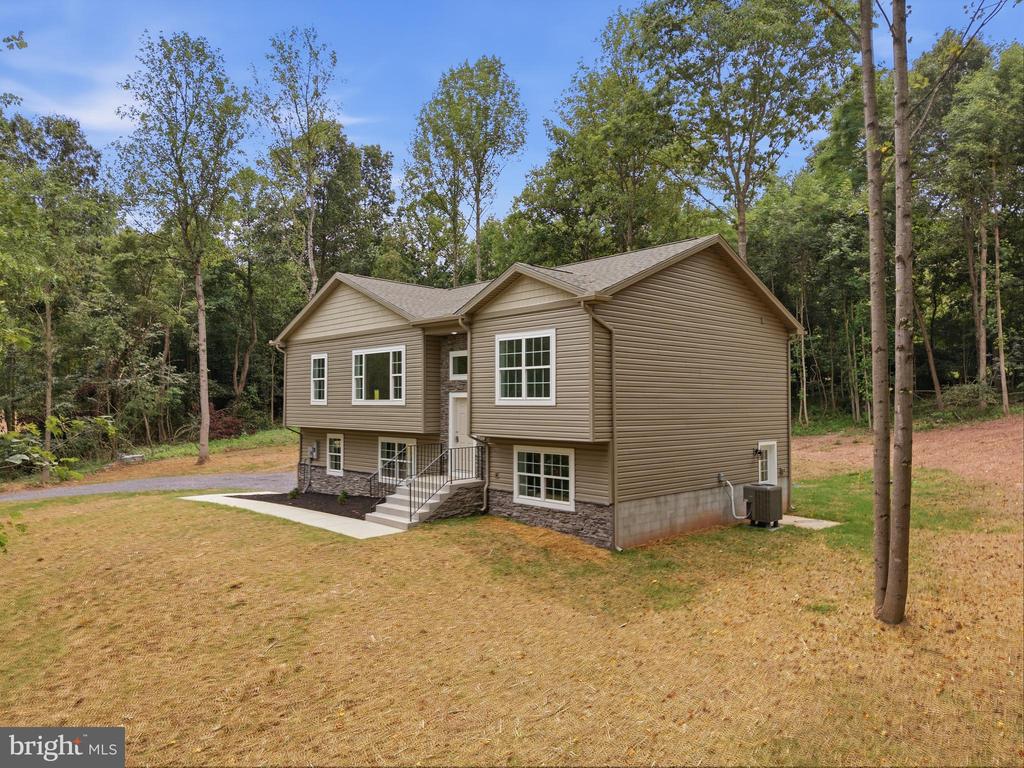 131 TRIUMPH LN.