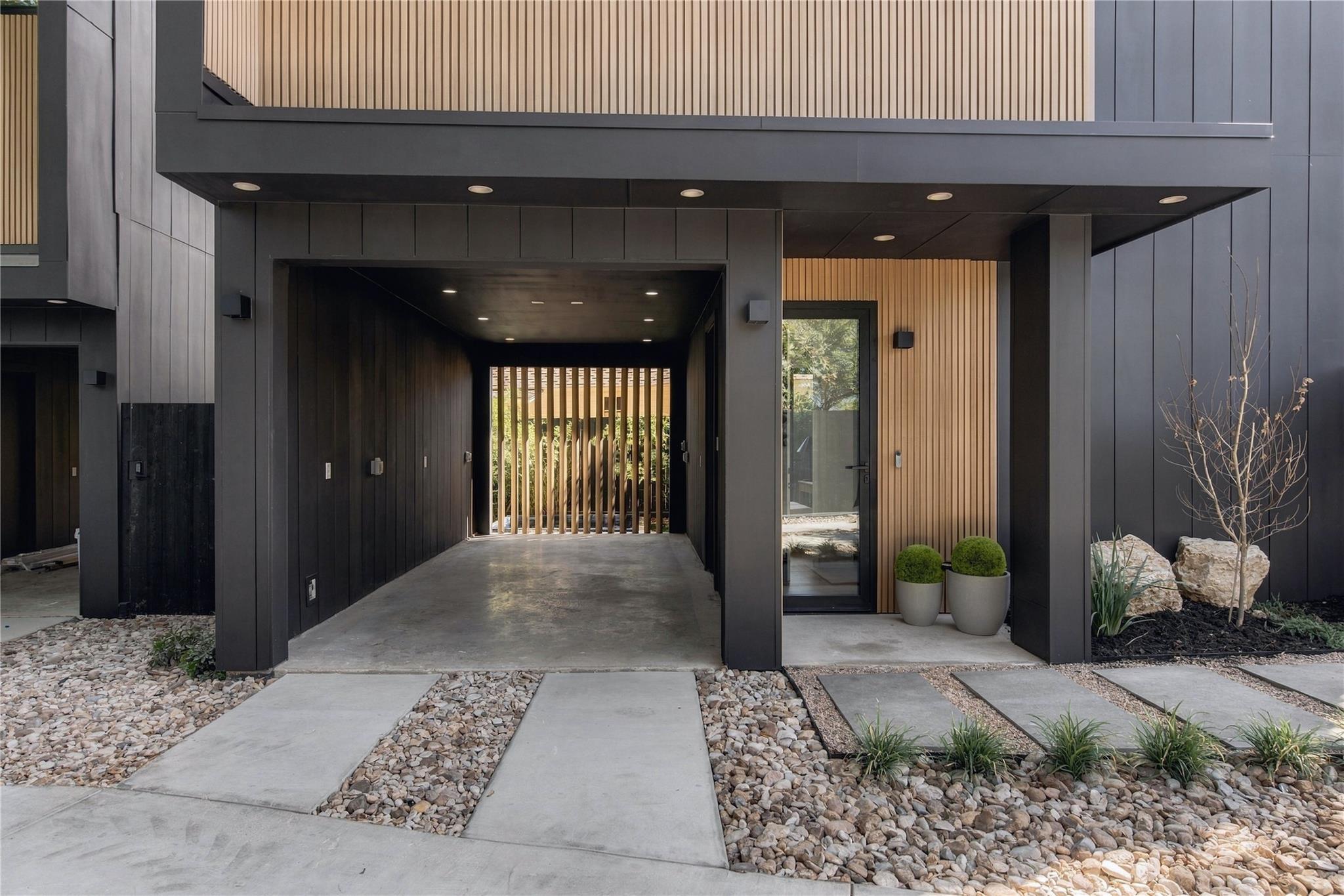 1002 W Johanna ST # 1
