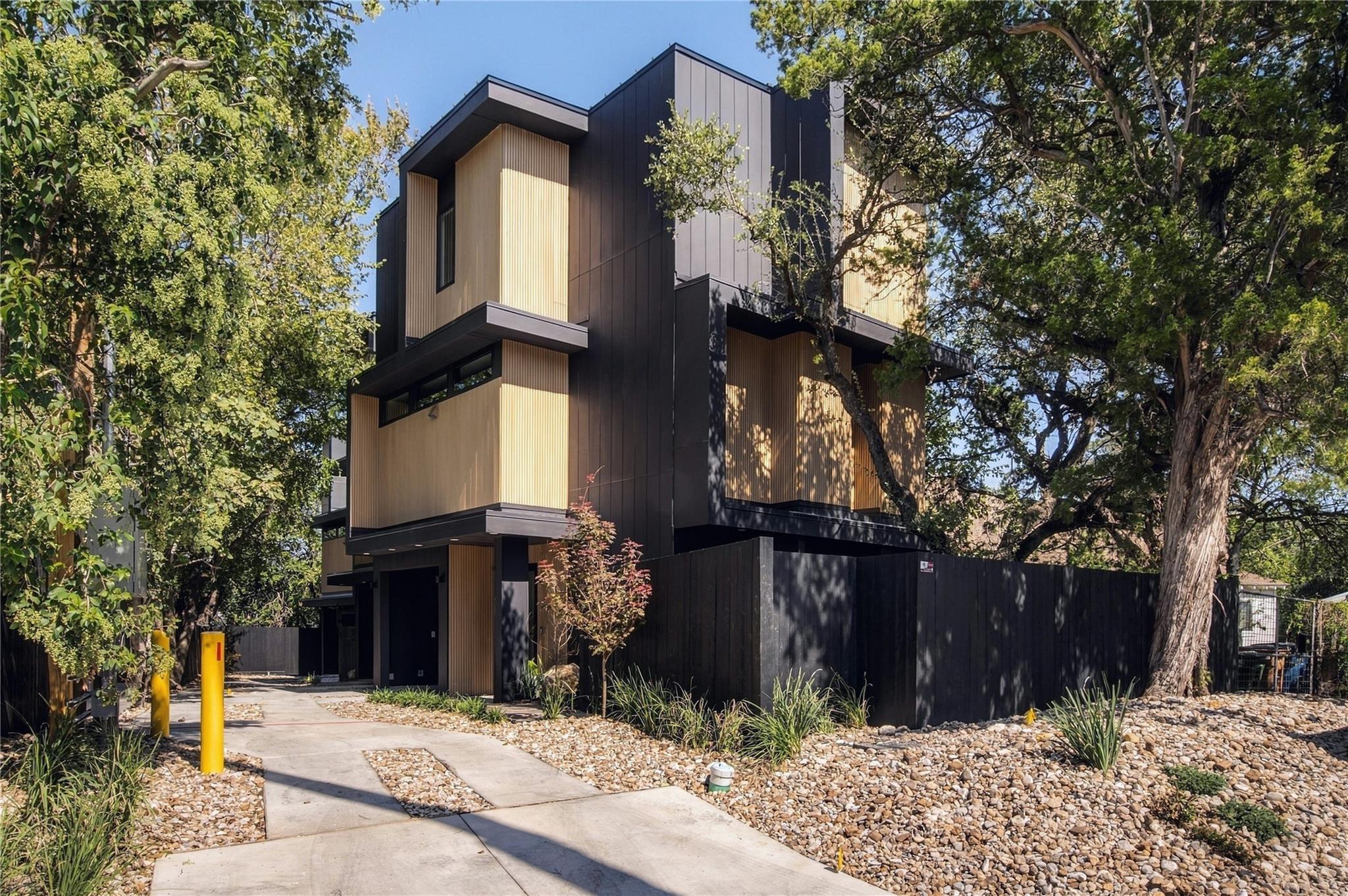 1002 W Johanna ST # 1