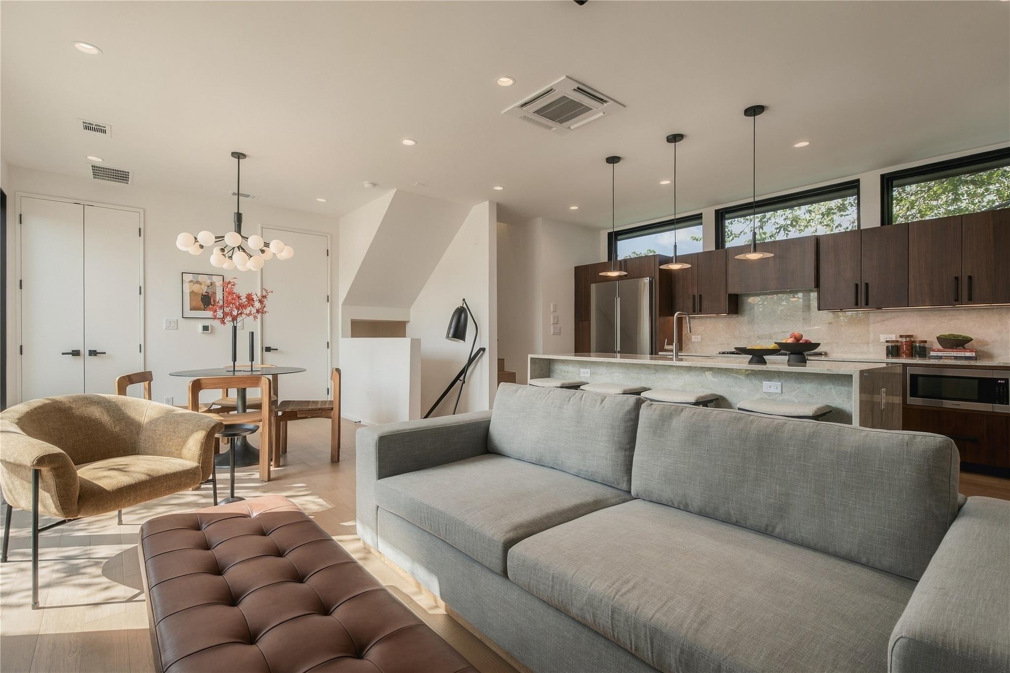 1002 W Johanna ST # 1