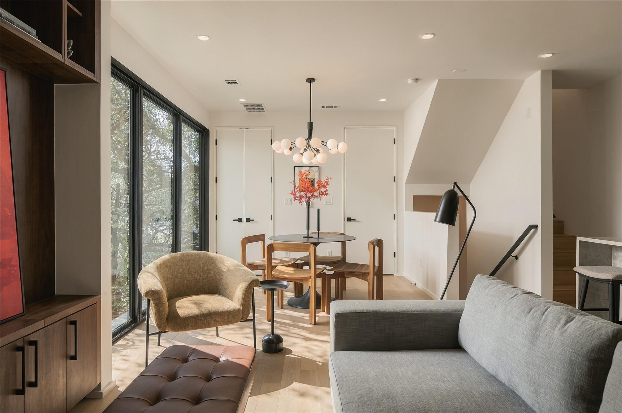 1002 W Johanna ST # 1