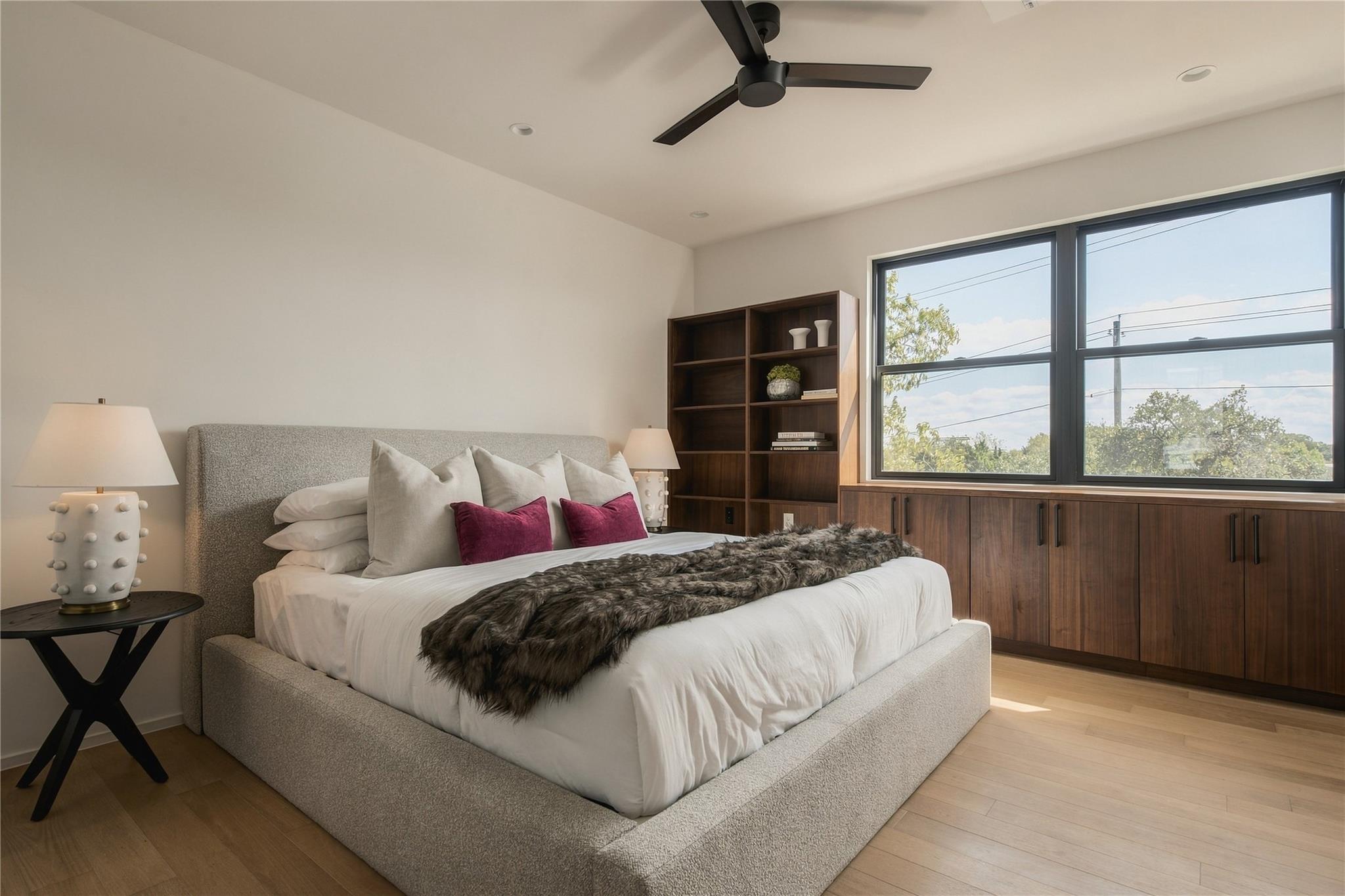 1002 W Johanna ST # 1