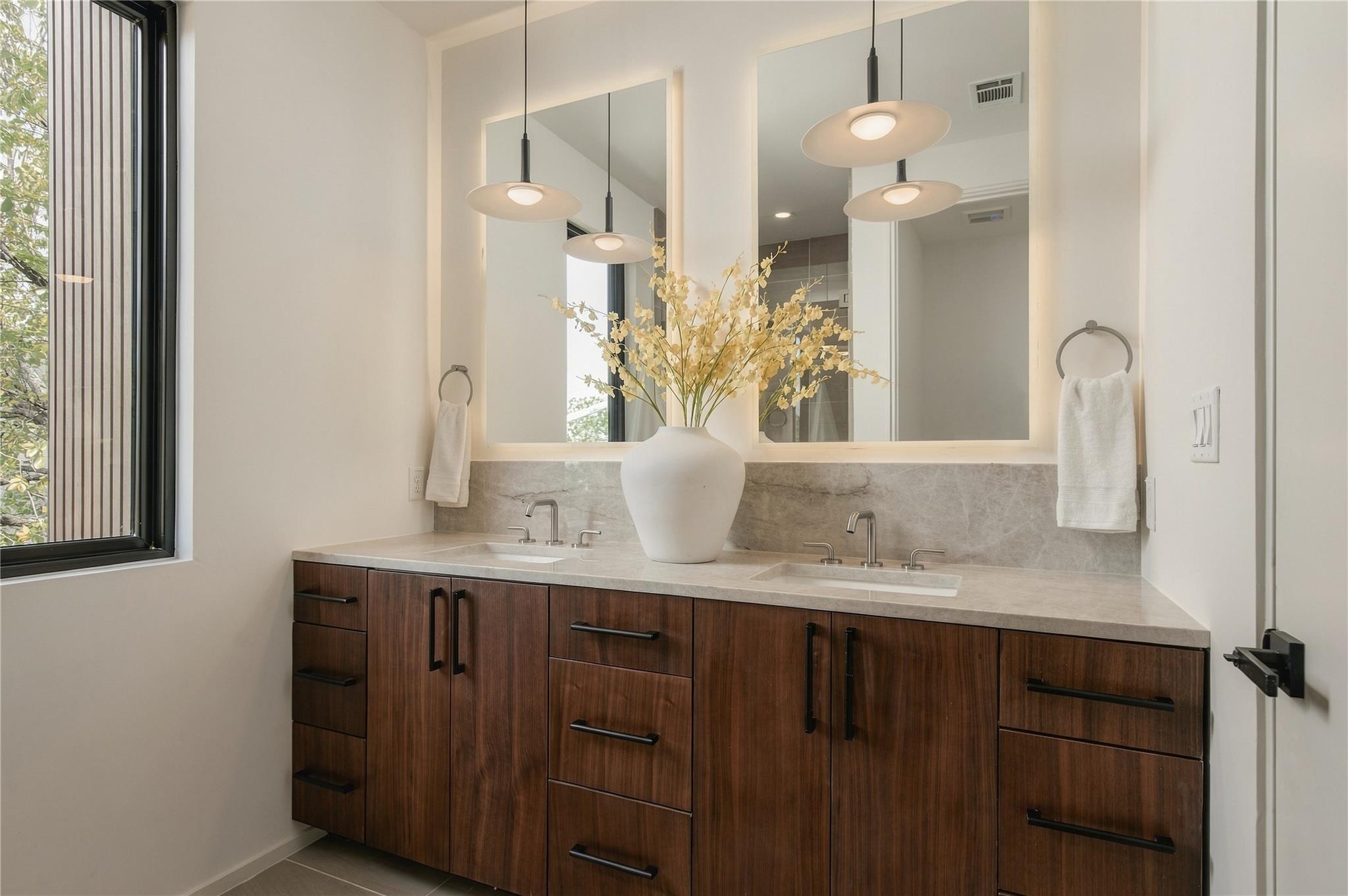 1002 W Johanna ST # 1