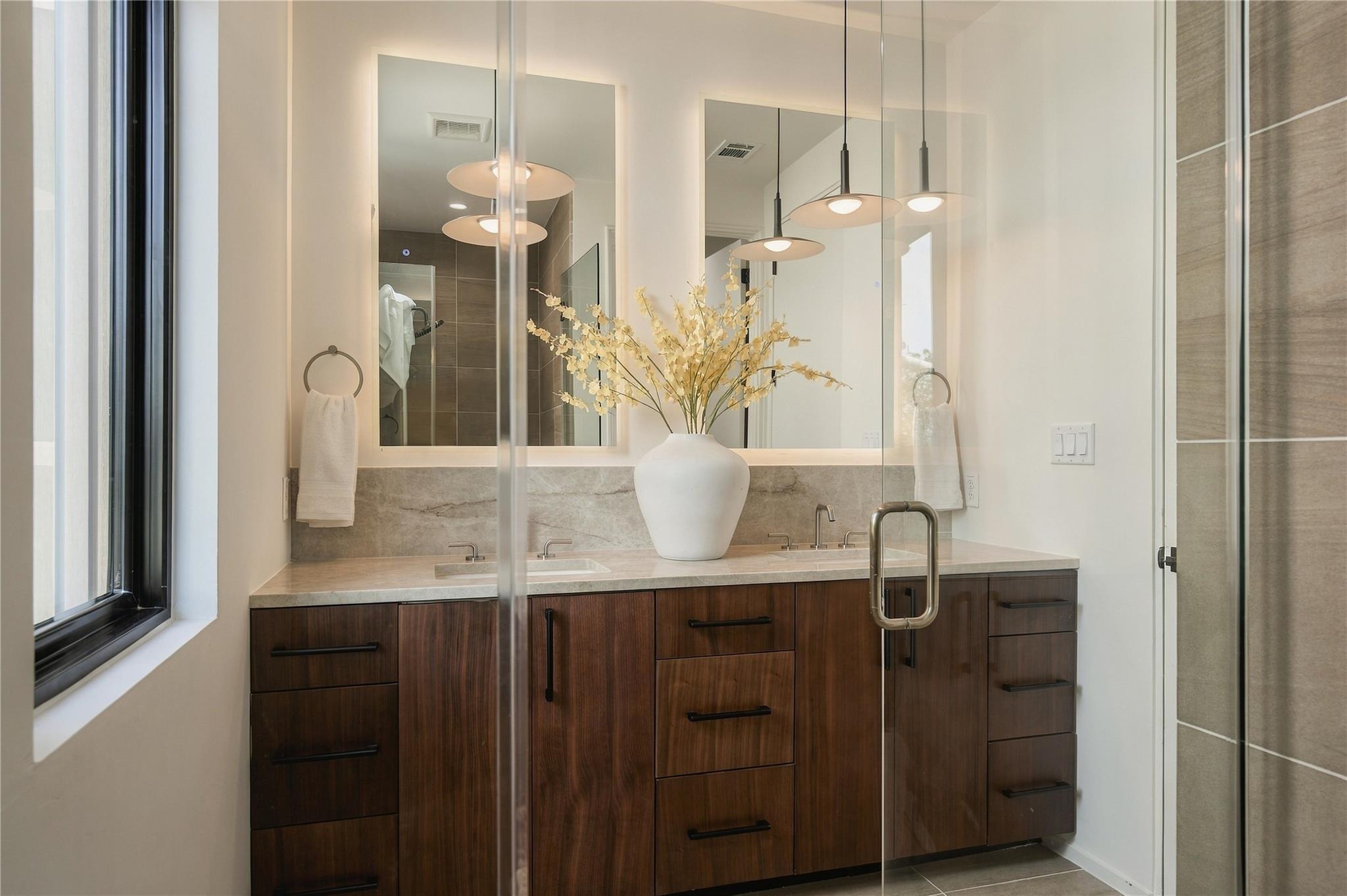 1002 W Johanna ST # 1