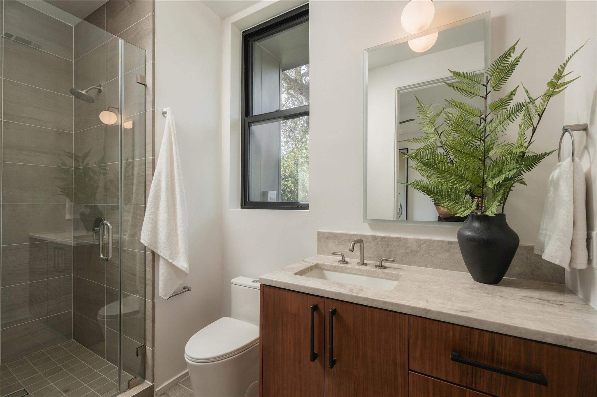 1002 W Johanna ST # 1
