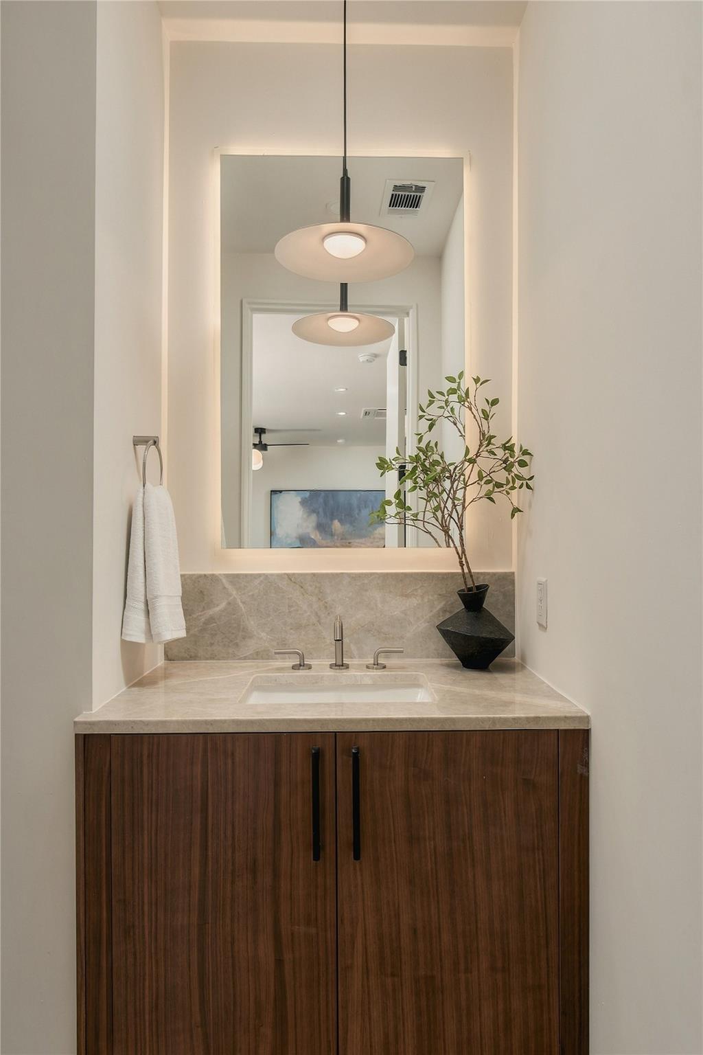 1002 W Johanna ST # 1