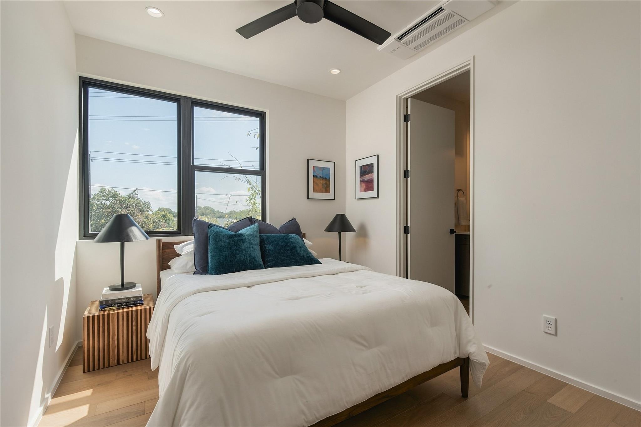 1002 W Johanna ST # 1