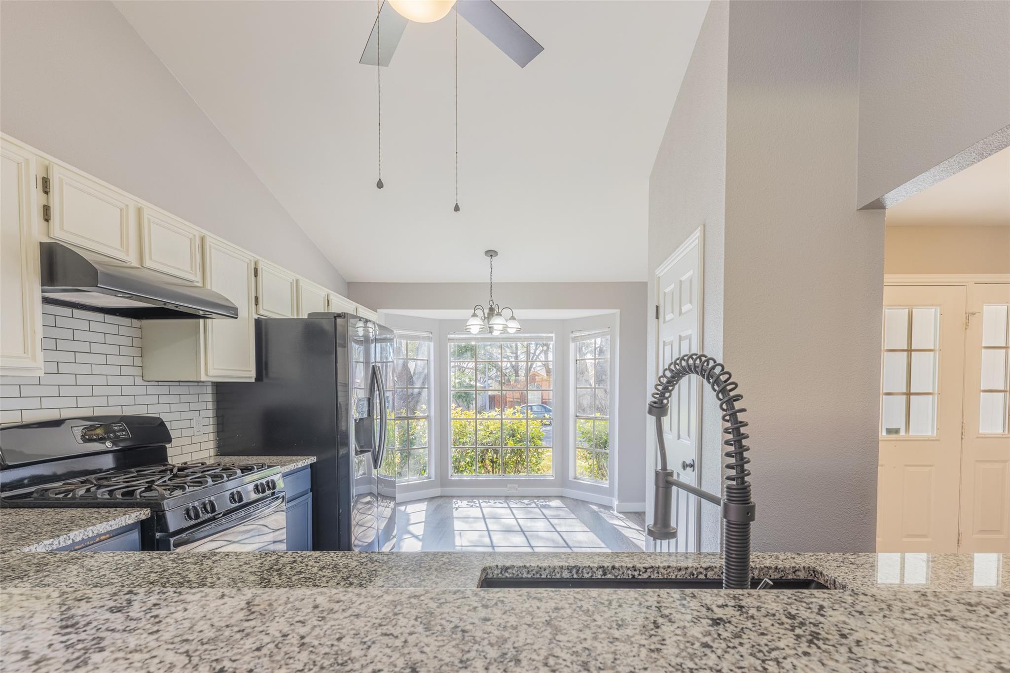 1100 Briargate DR