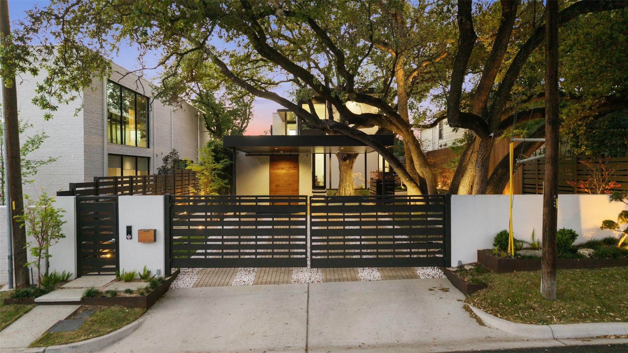 2108 Matthews DR