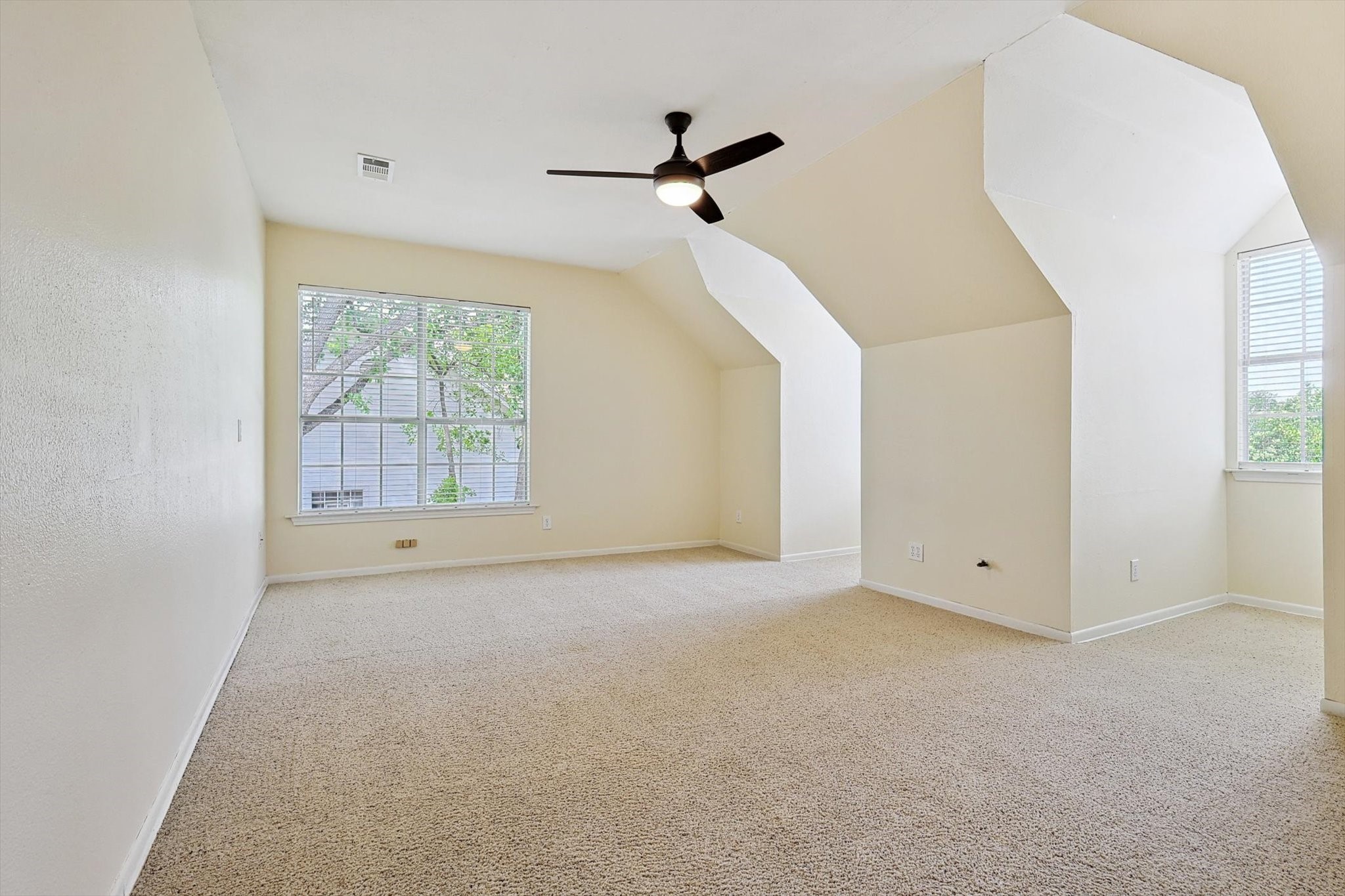 2931 River Crest Street