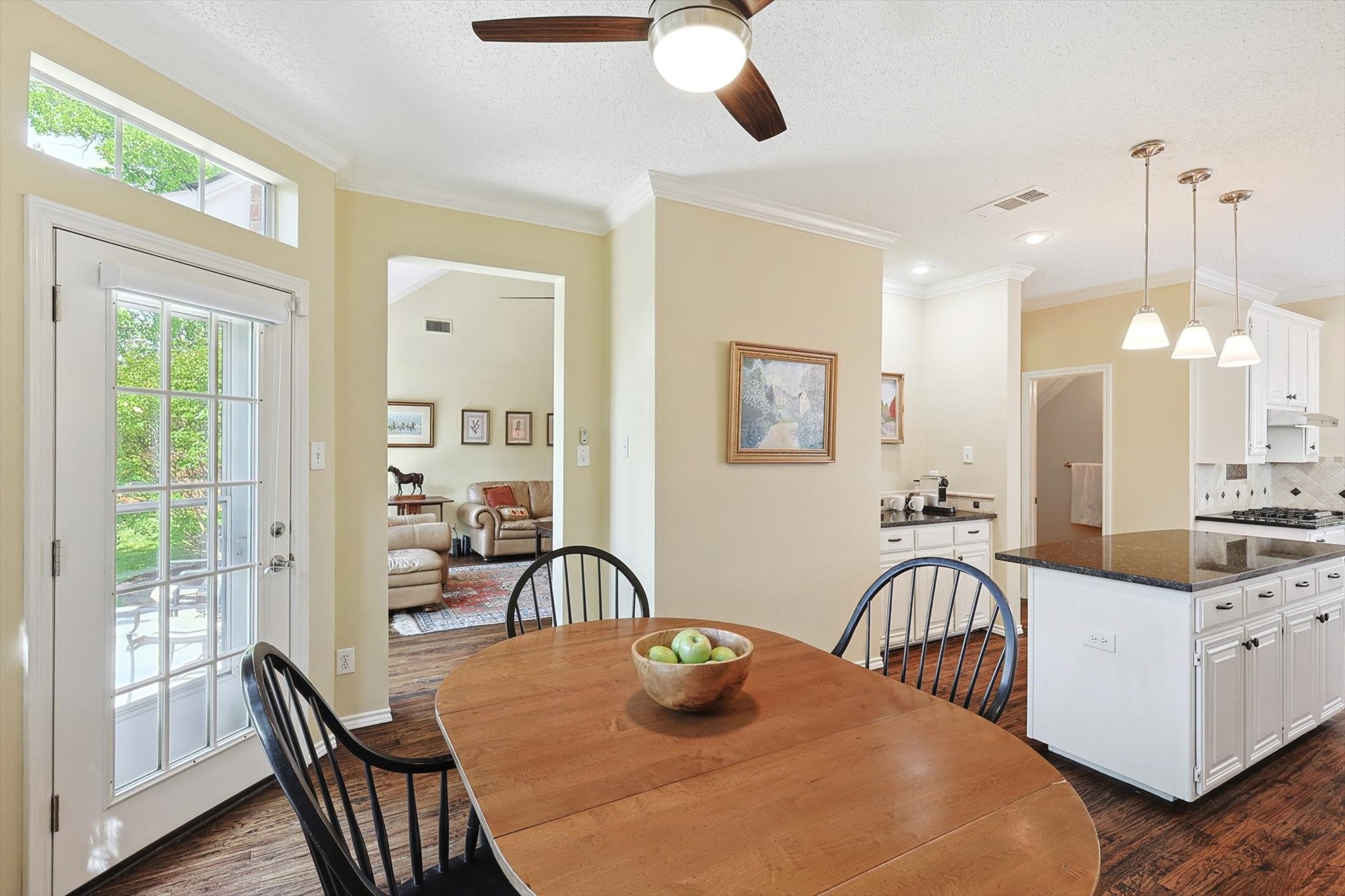 2931 River Crest Street