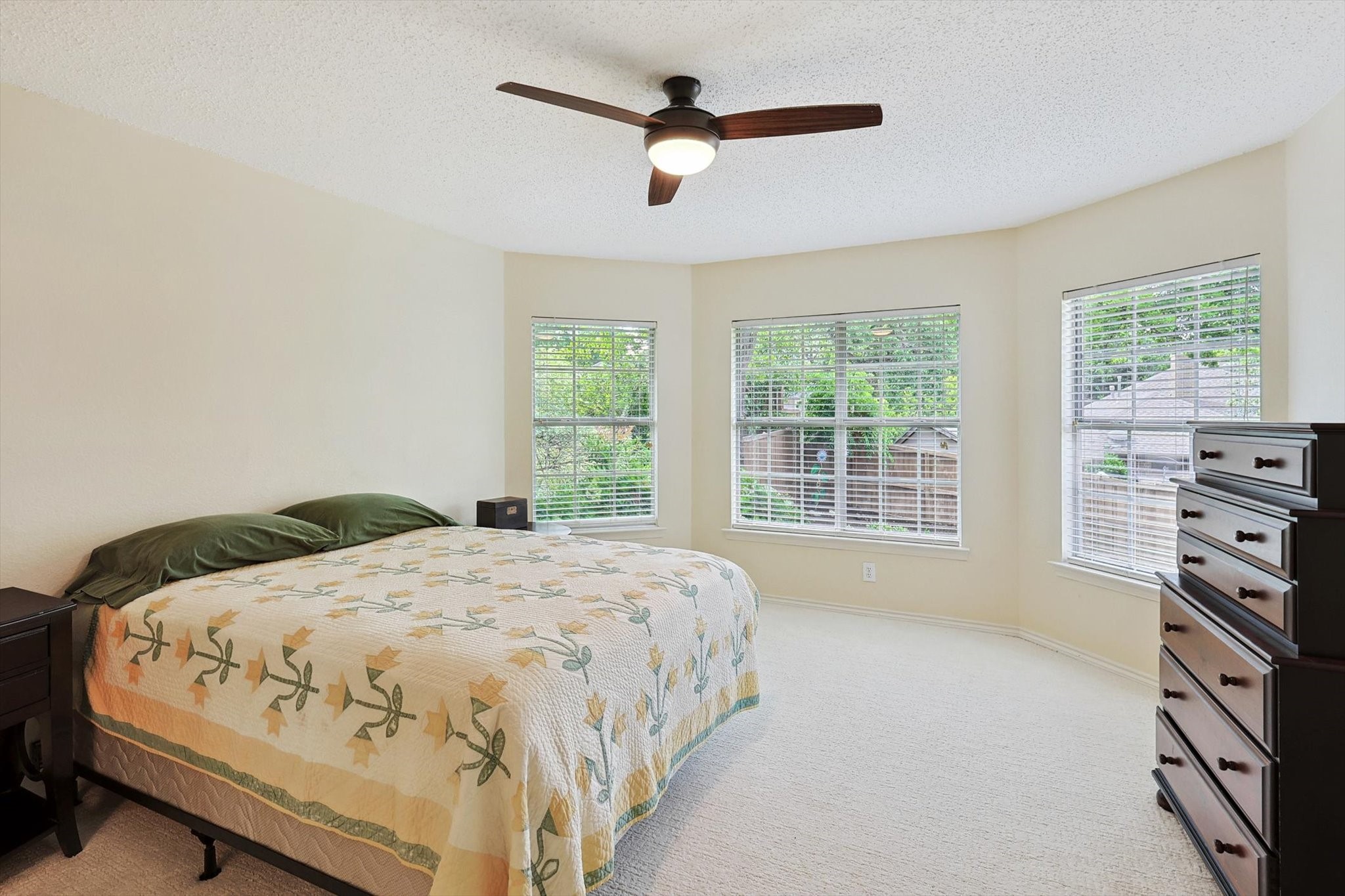 2931 River Crest Street