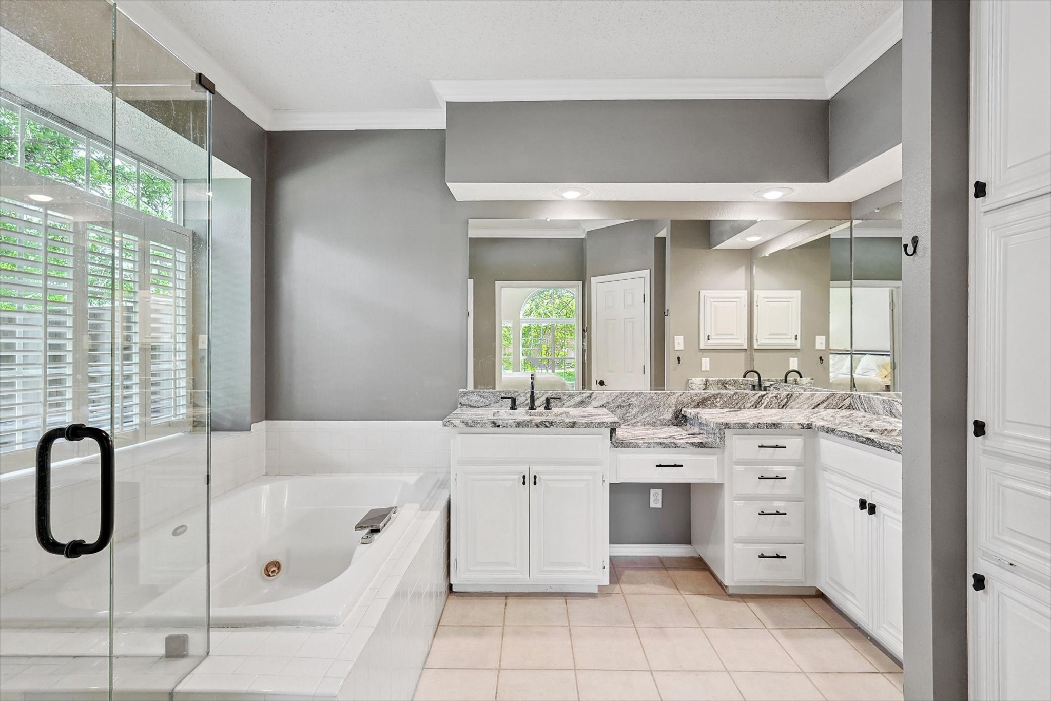 2931 River Crest Street