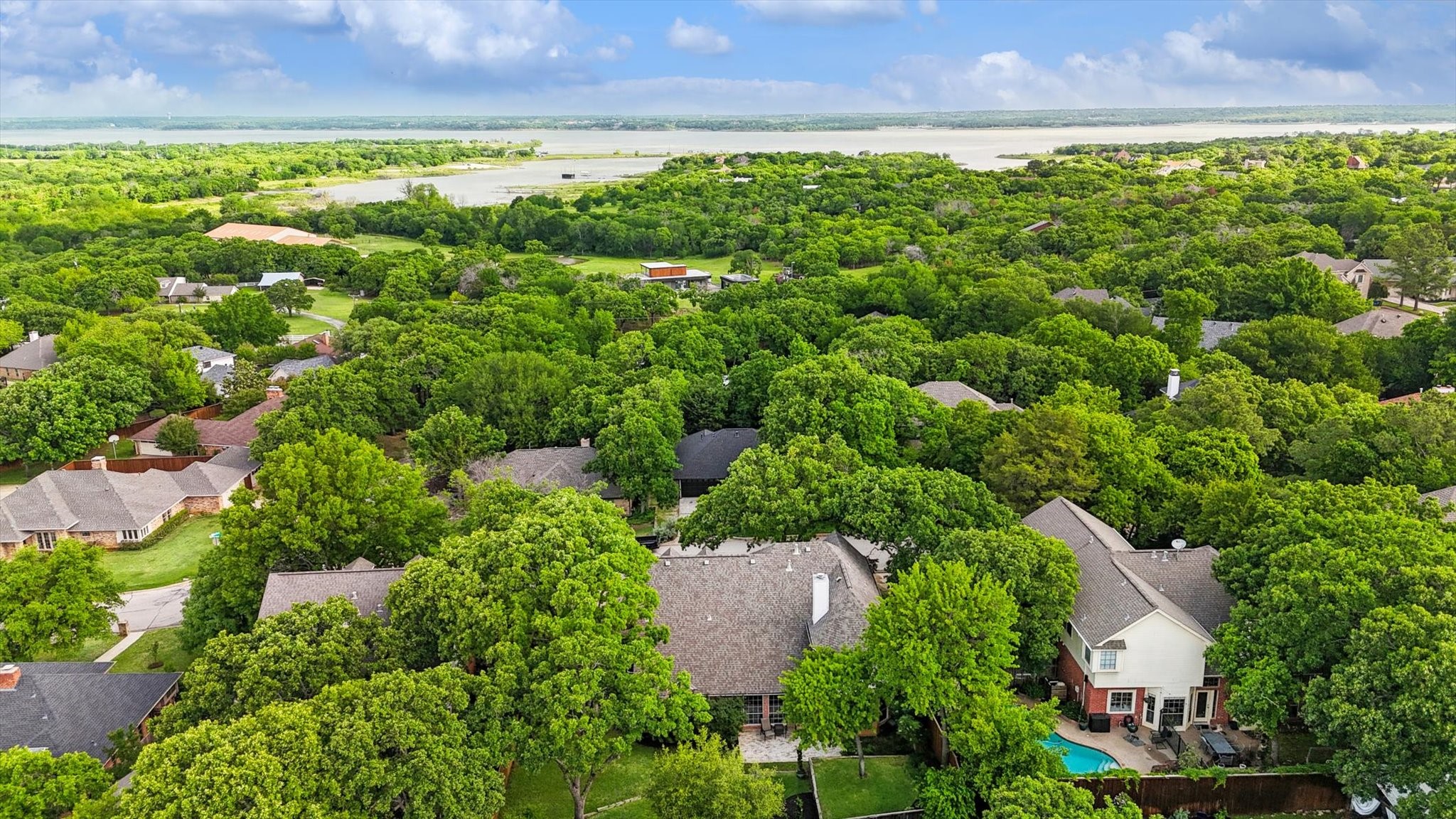 2931 River Crest Street