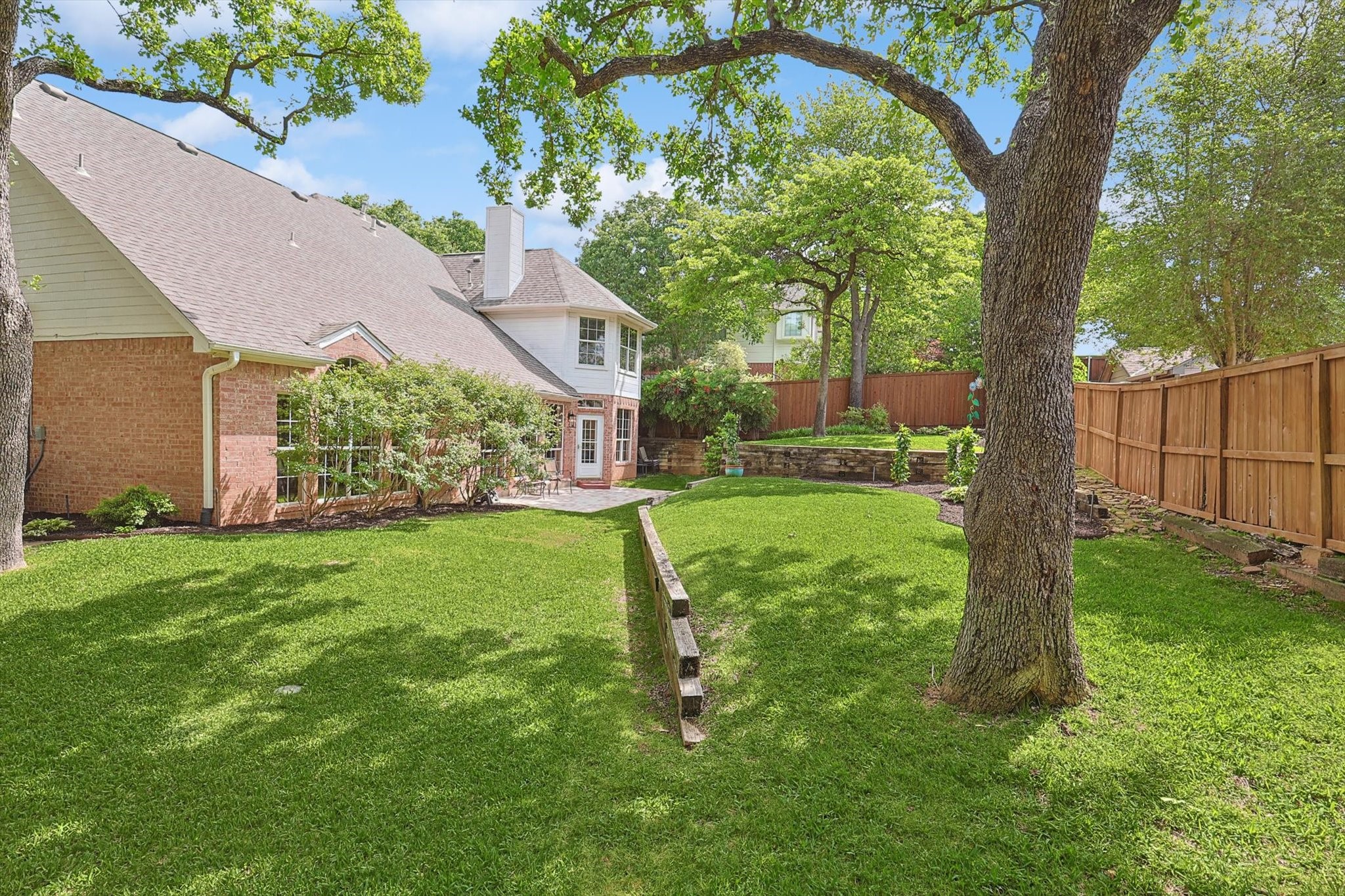 2931 River Crest Street