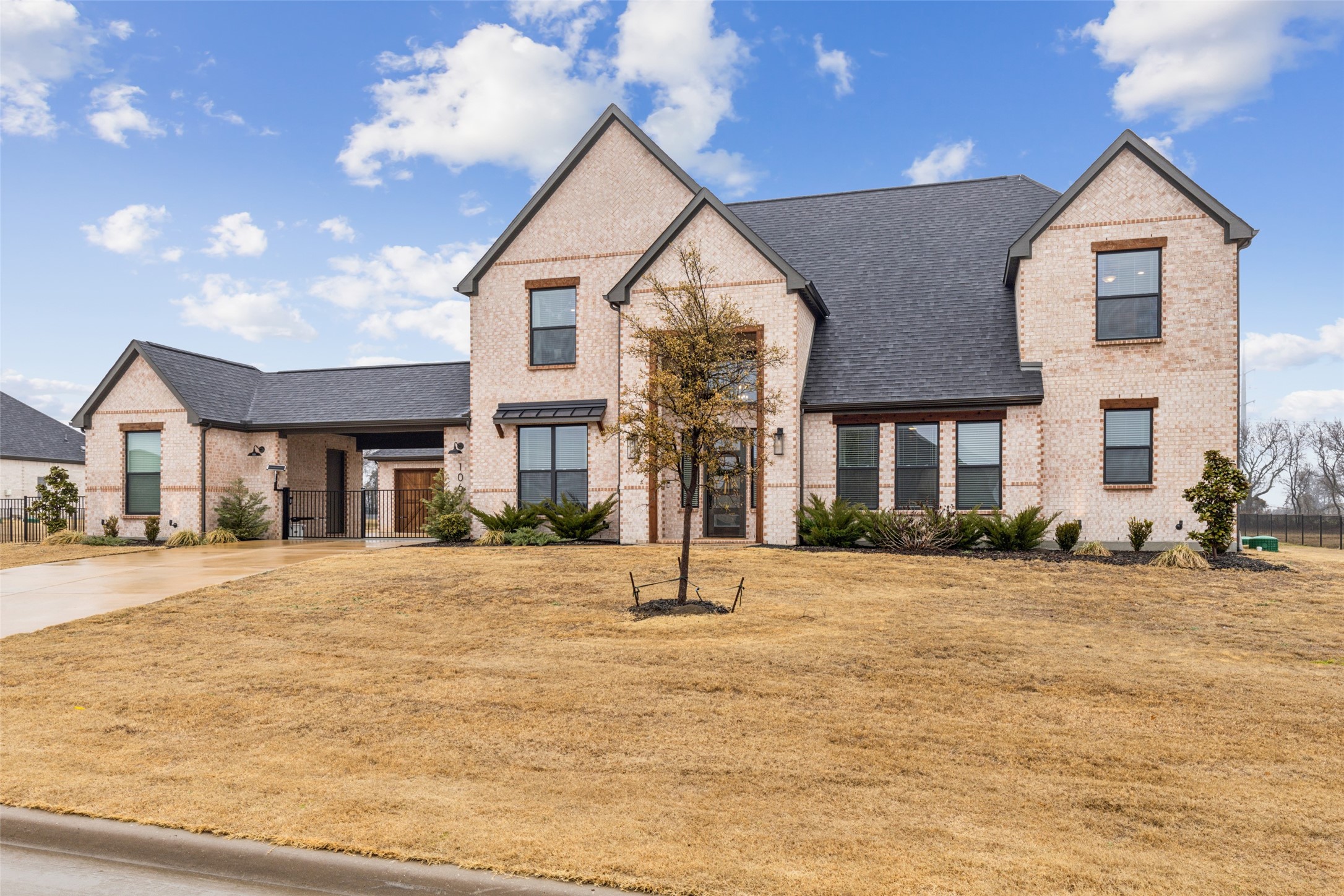 106 Adams Court