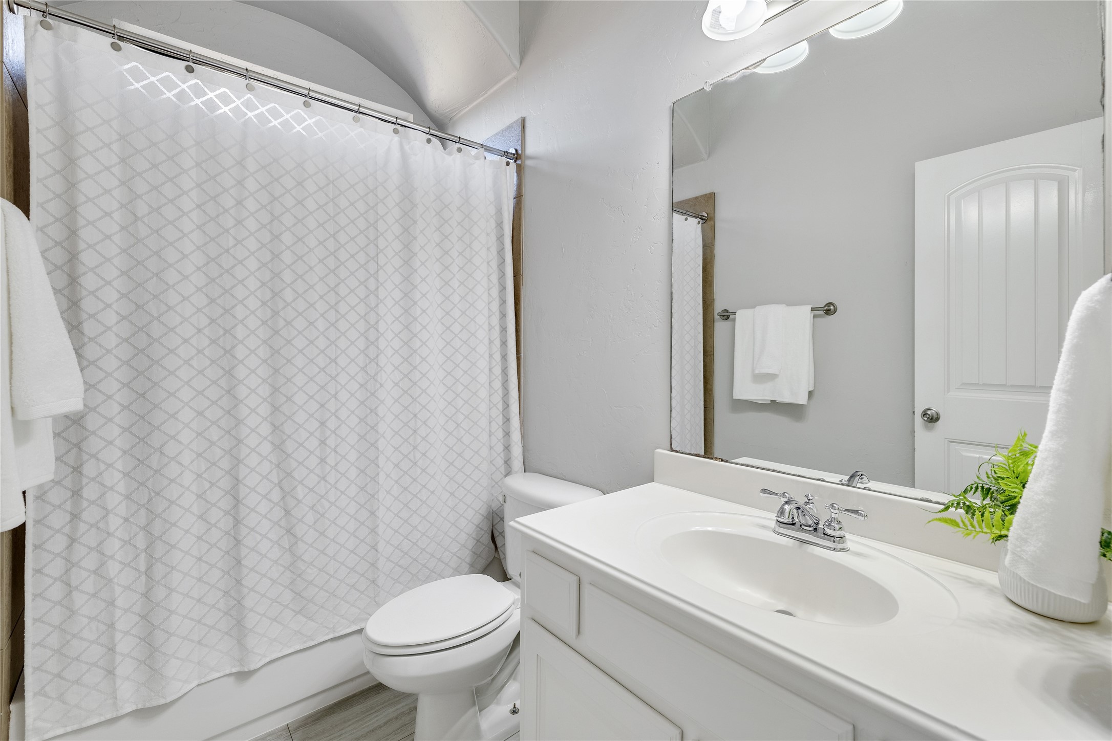 3031 Bainbridge Lane