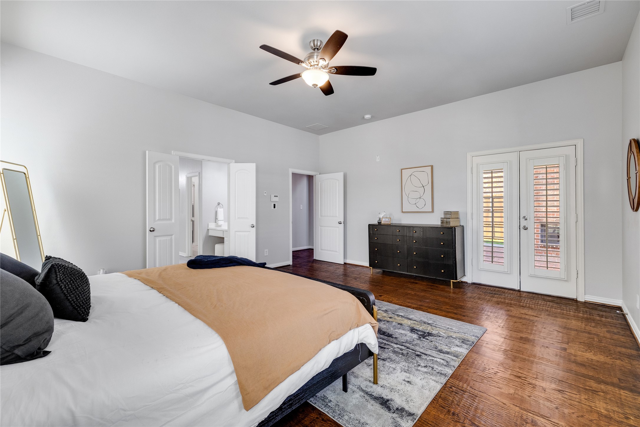 3031 Bainbridge Lane