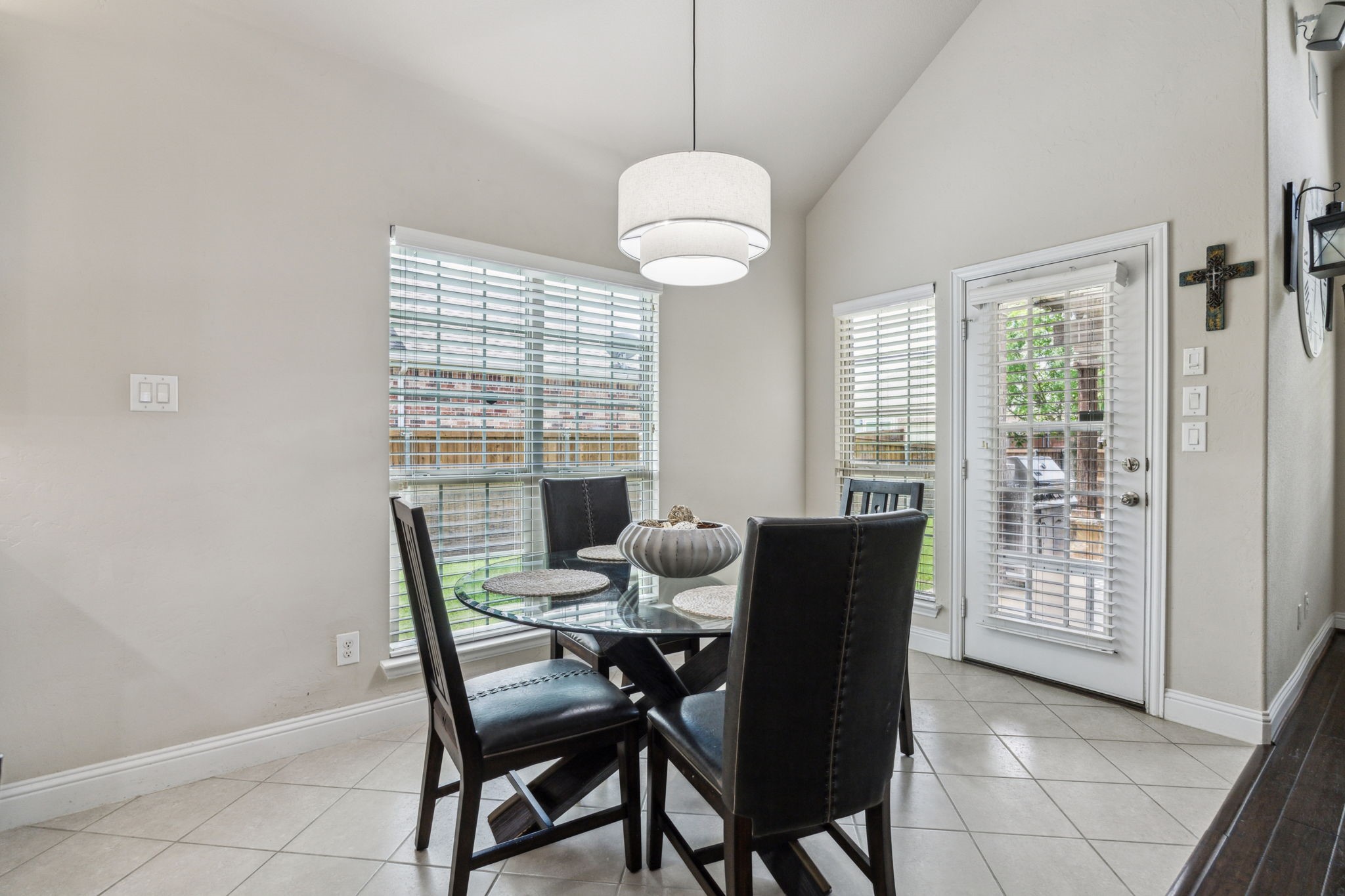 6701 Oceanview Drive