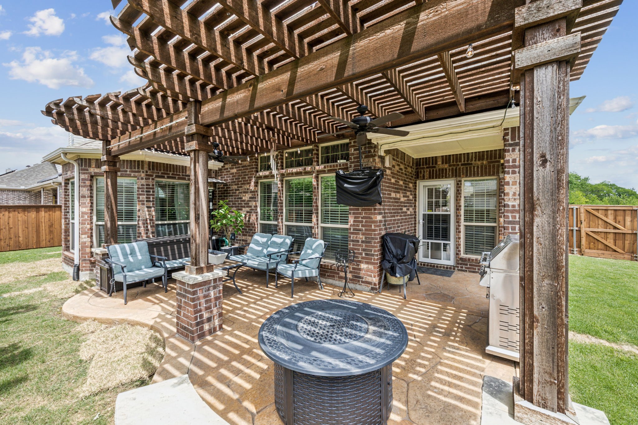 6701 Oceanview Drive