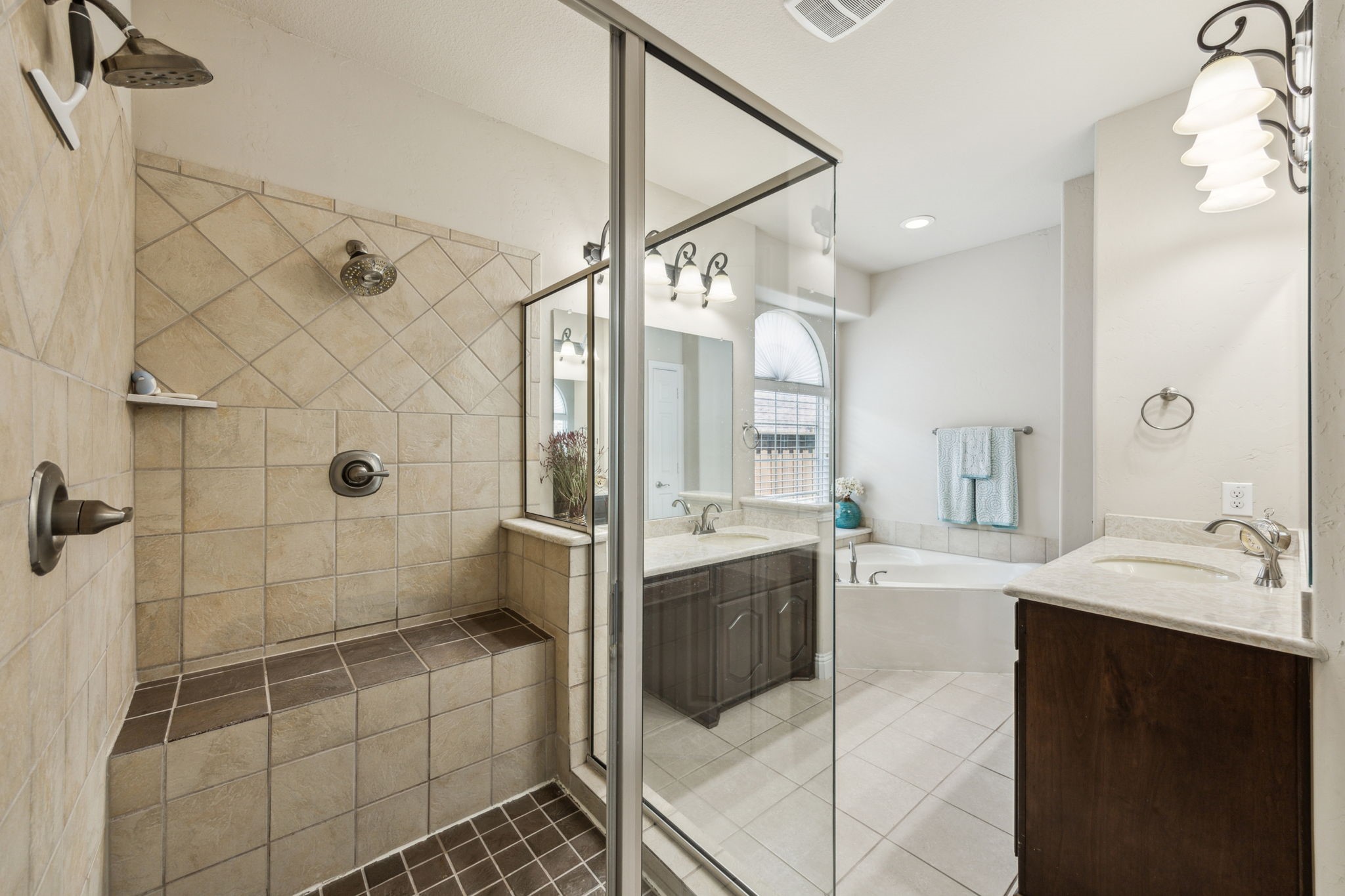 6701 Oceanview Drive