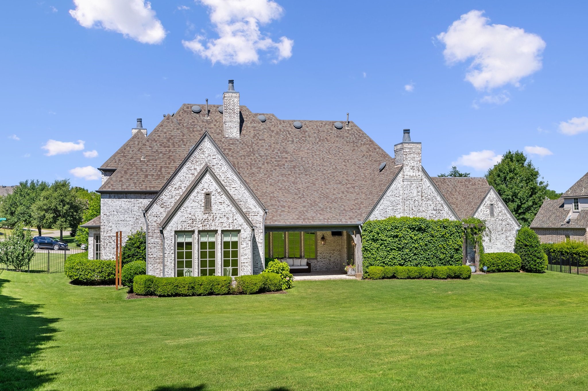 2701 Majestic Grove Lane