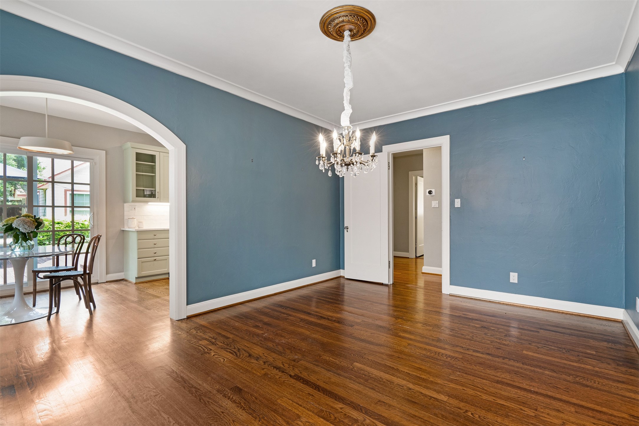 6843 Casa Loma Avenue