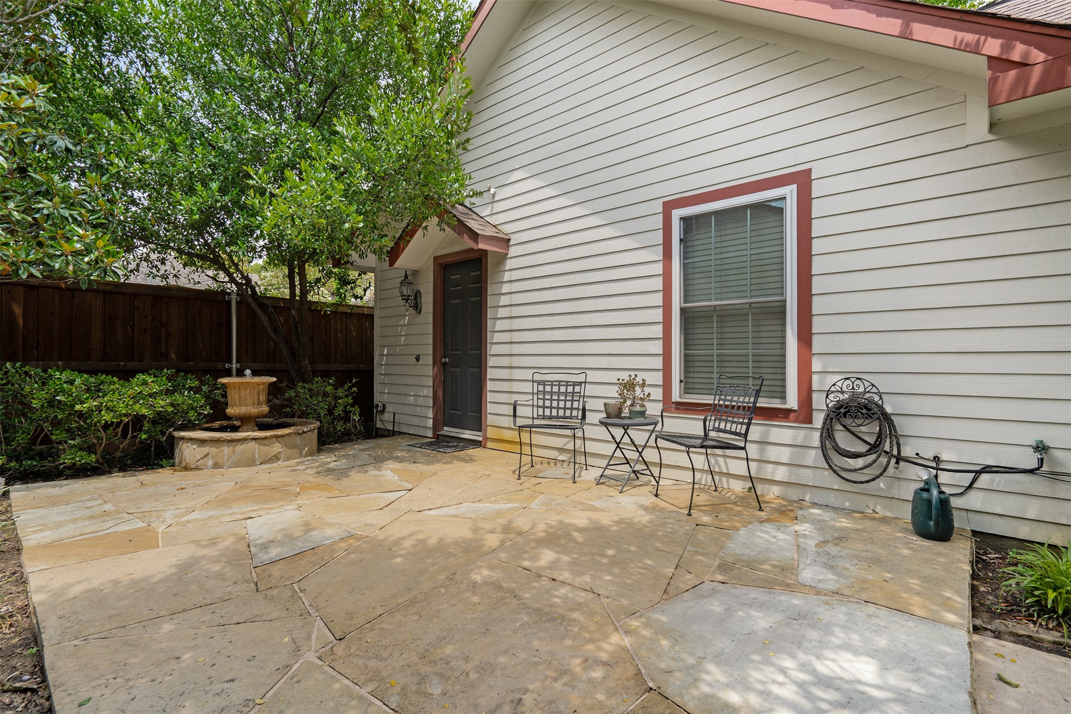 6843 Casa Loma Avenue