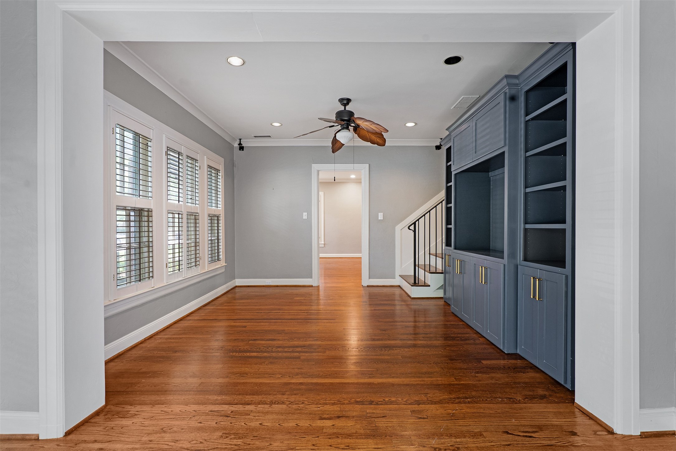 6843 Casa Loma Avenue