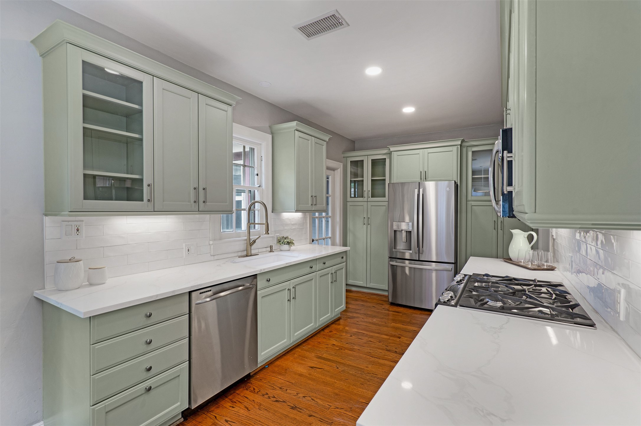 6843 Casa Loma Avenue