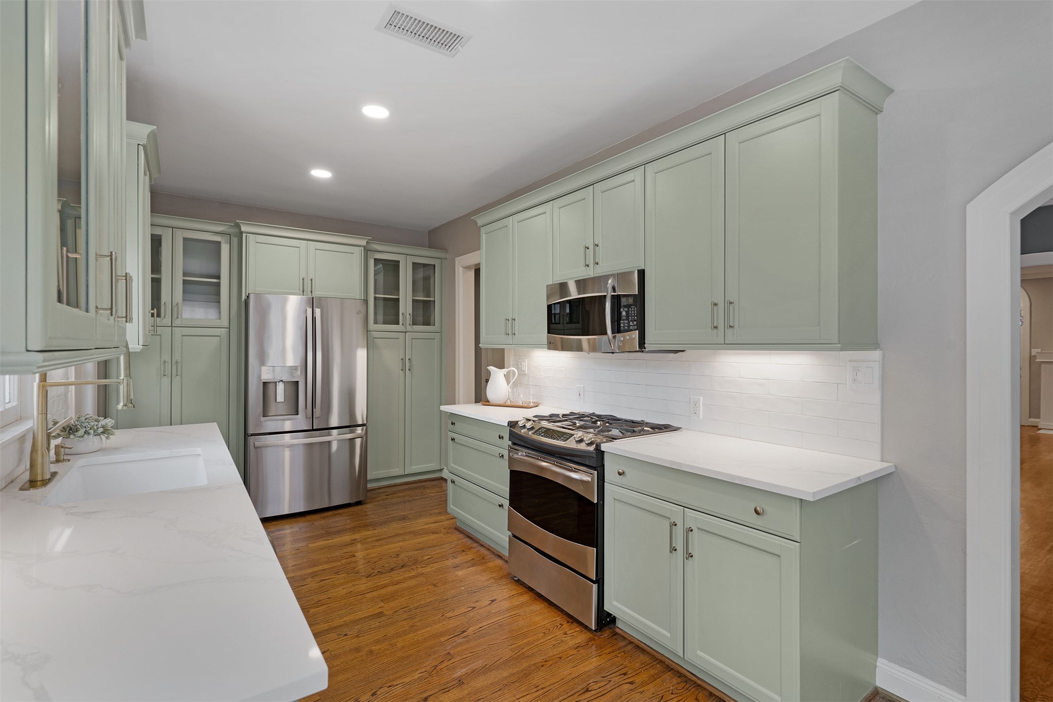 6843 Casa Loma Avenue