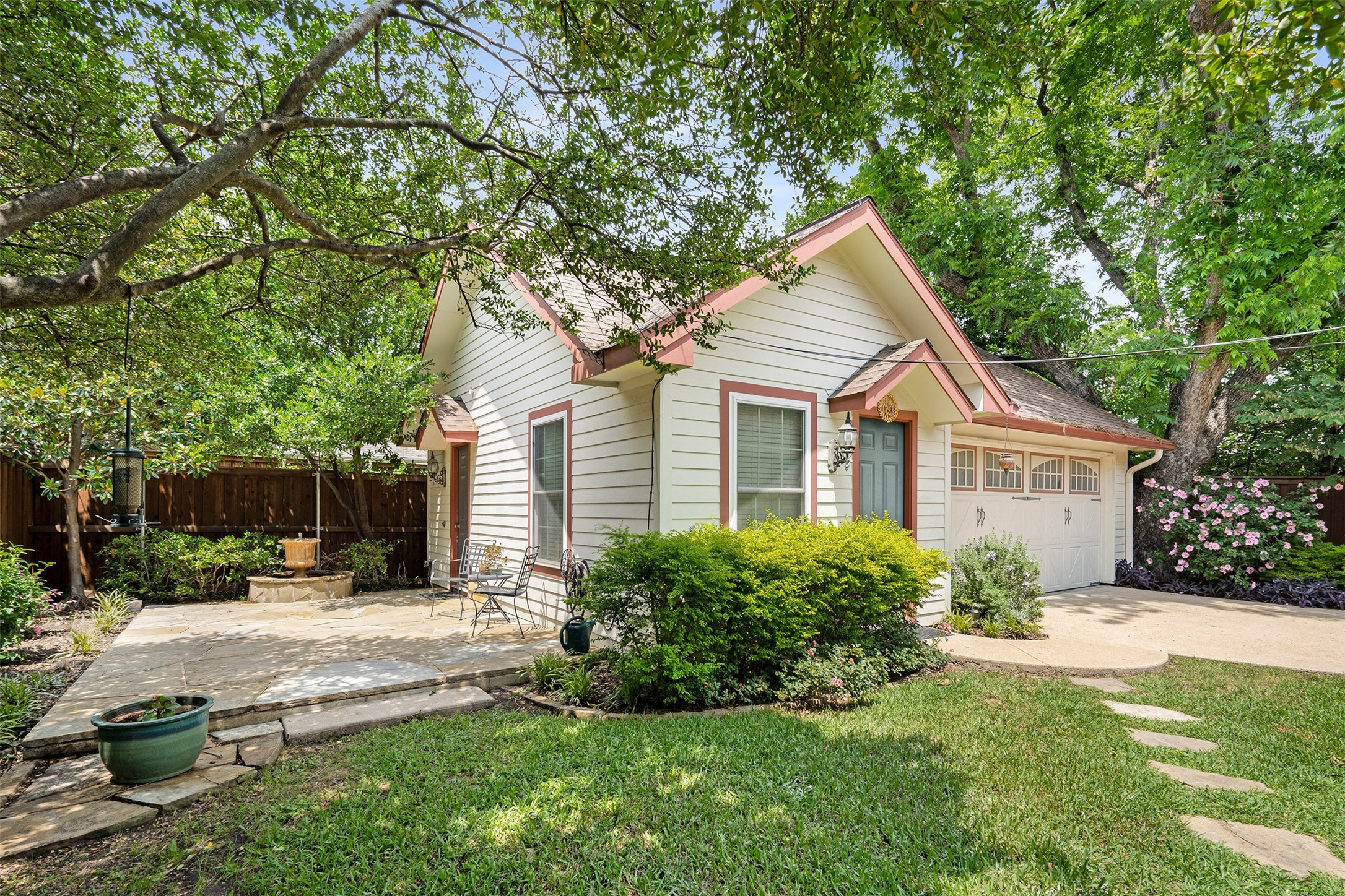 6843 Casa Loma Avenue