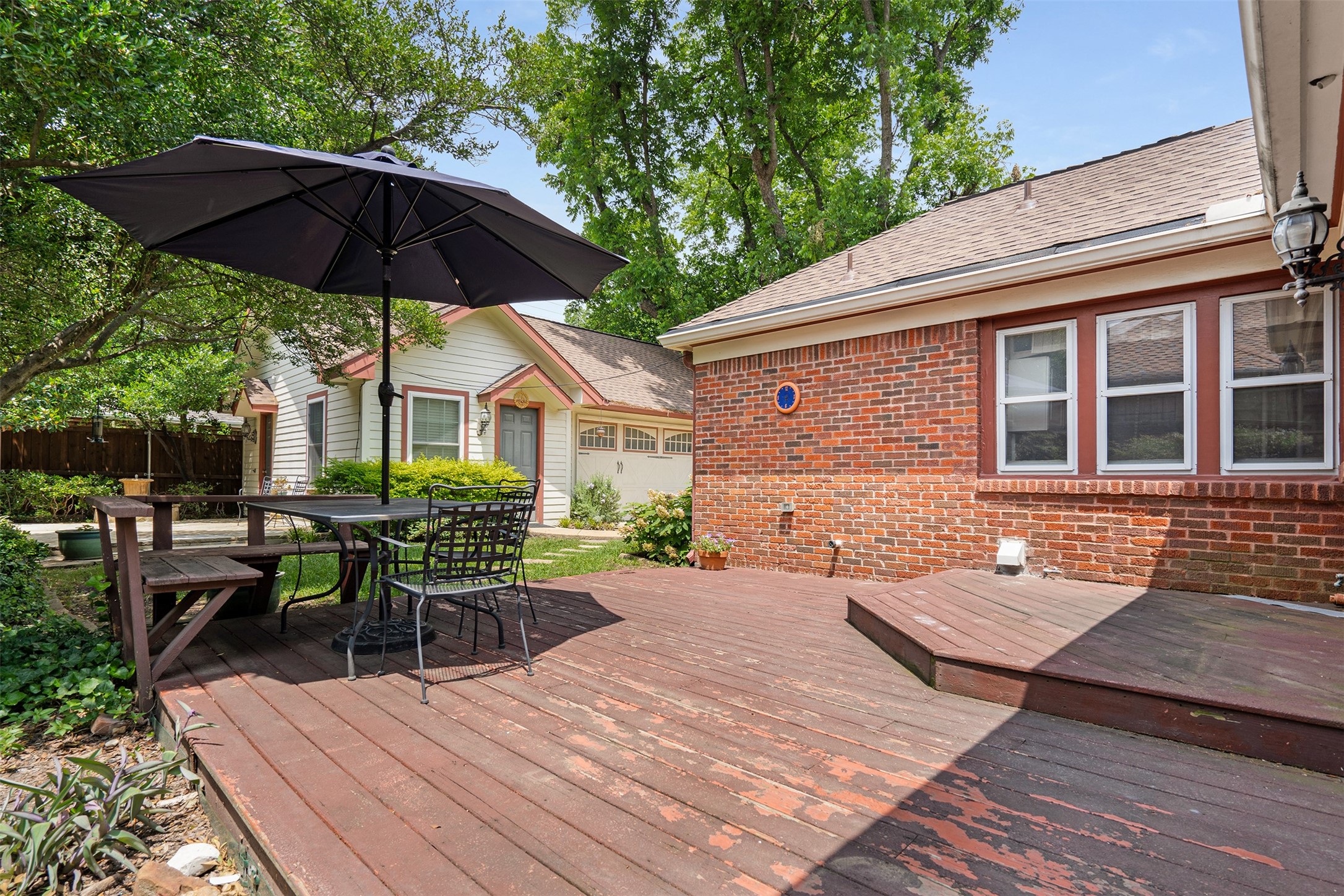 6843 Casa Loma Avenue