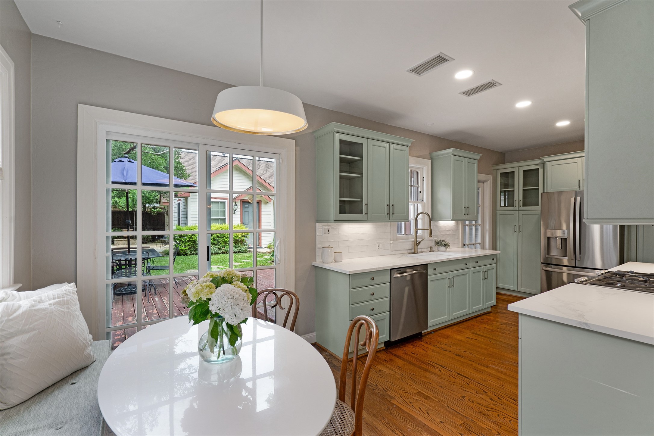 6843 Casa Loma Avenue