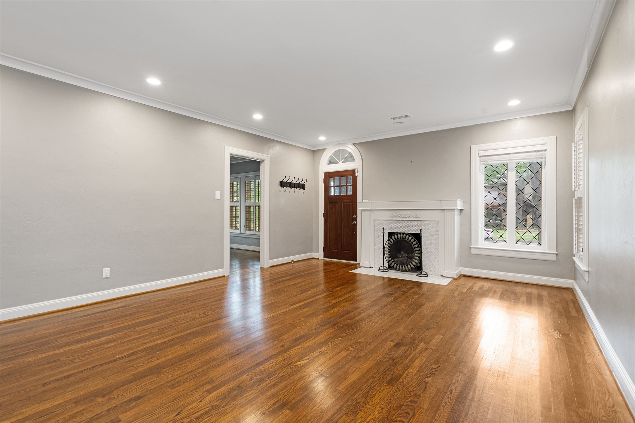 6843 Casa Loma Avenue