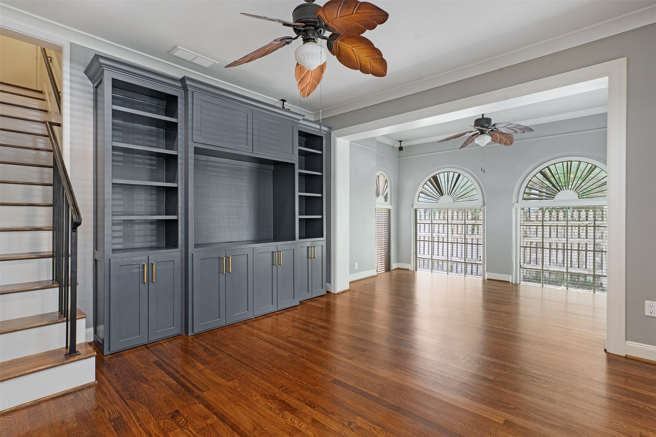 6843 Casa Loma Avenue