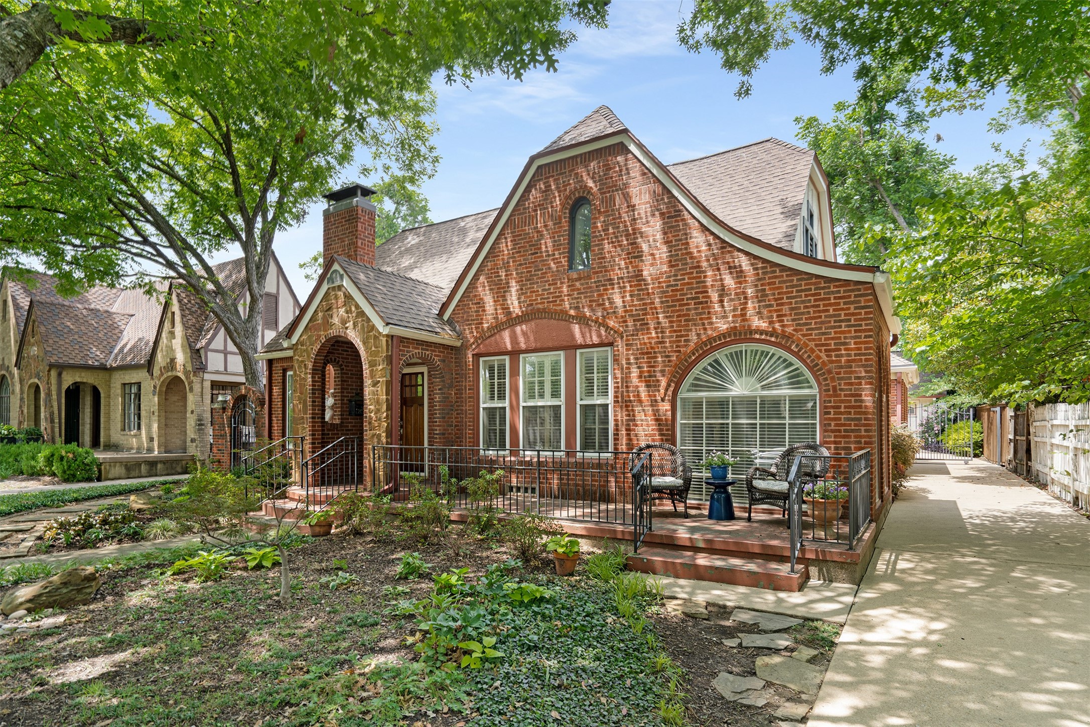 6843 Casa Loma Avenue