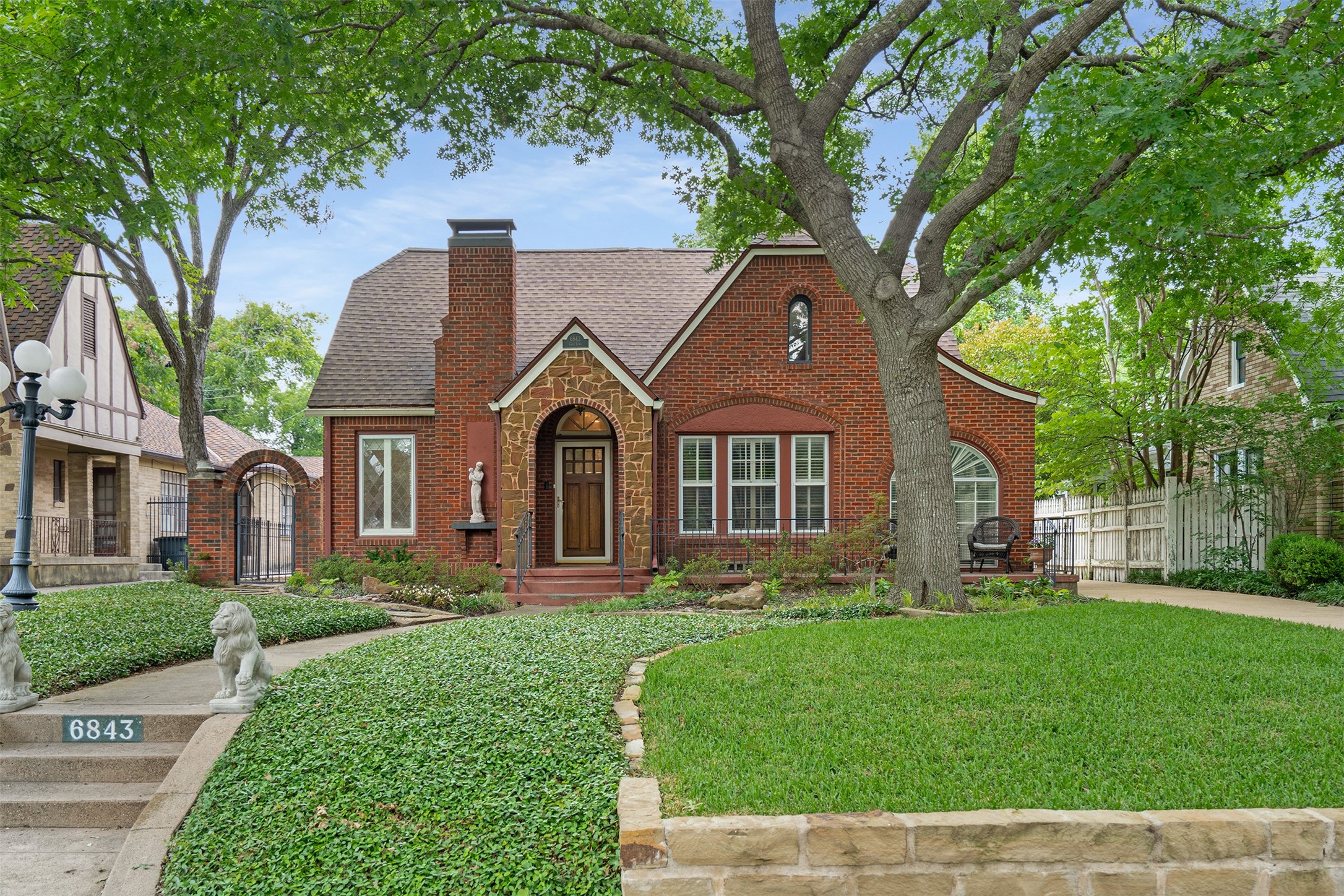6843 Casa Loma Avenue