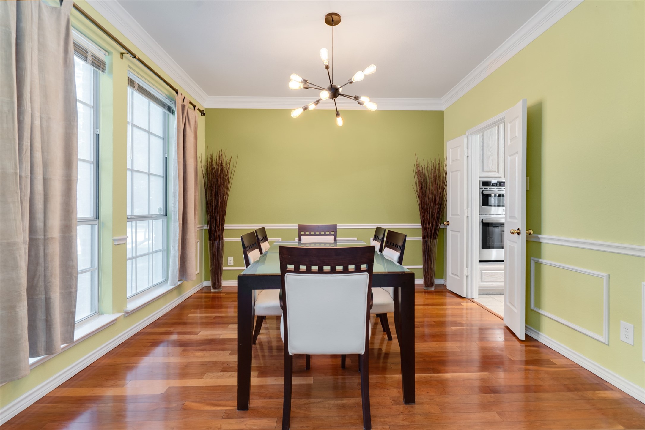 2713 Scarborough Lane